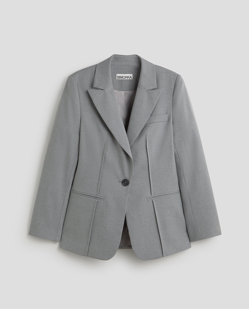 Fitted blazer with seams