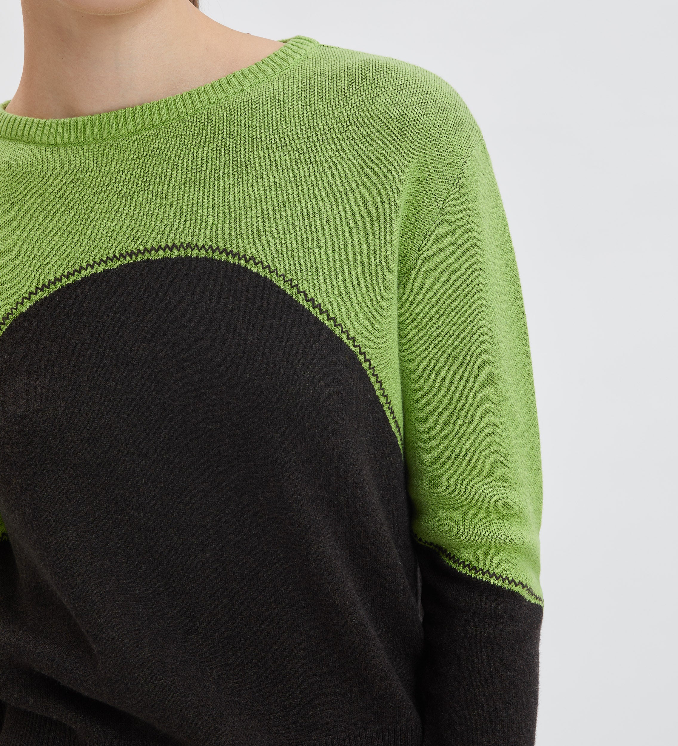 Two-tone round neck sweater
