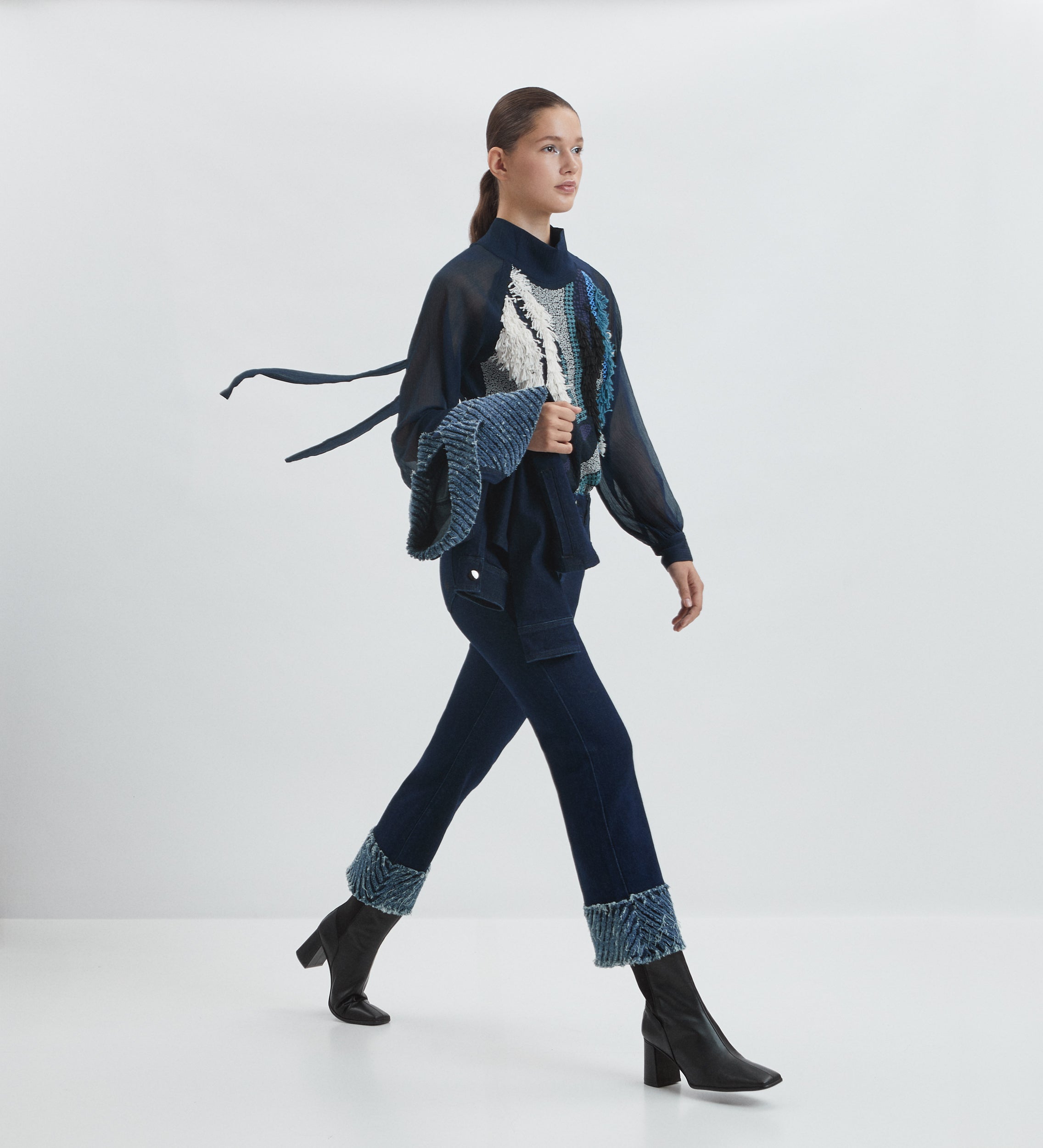 Decorative low trousers