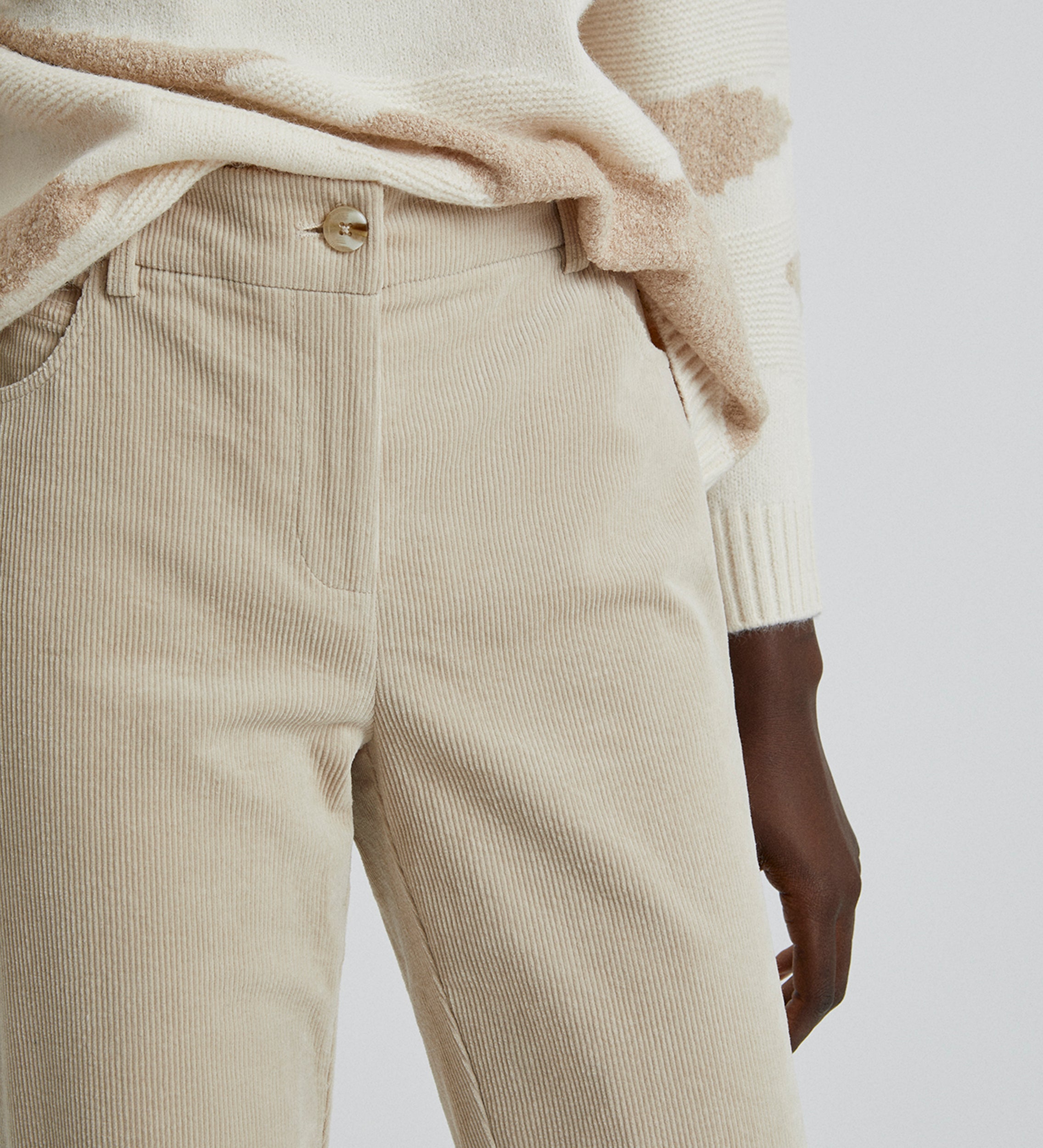 Flared elastic trousers