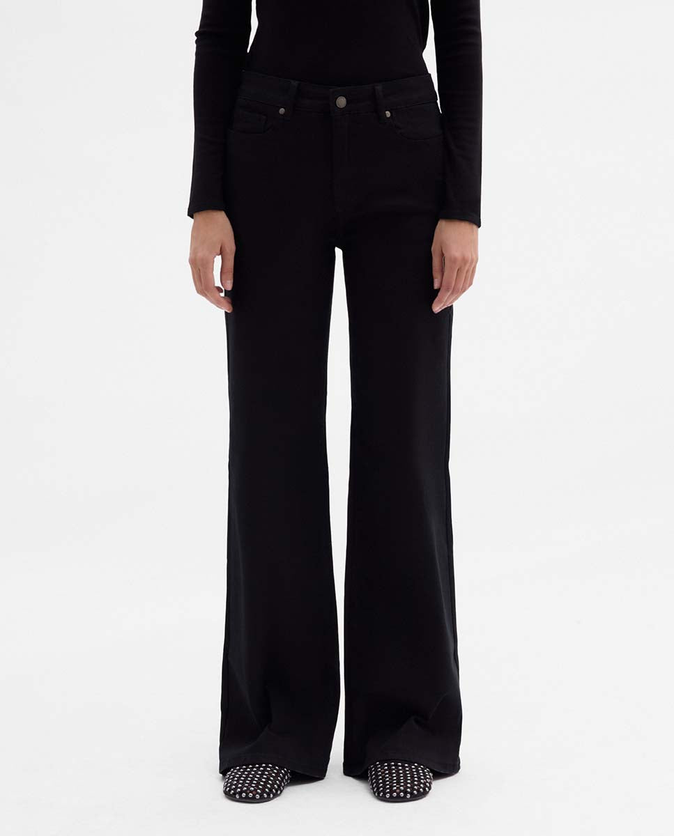 Pantalón vaquero acampanado