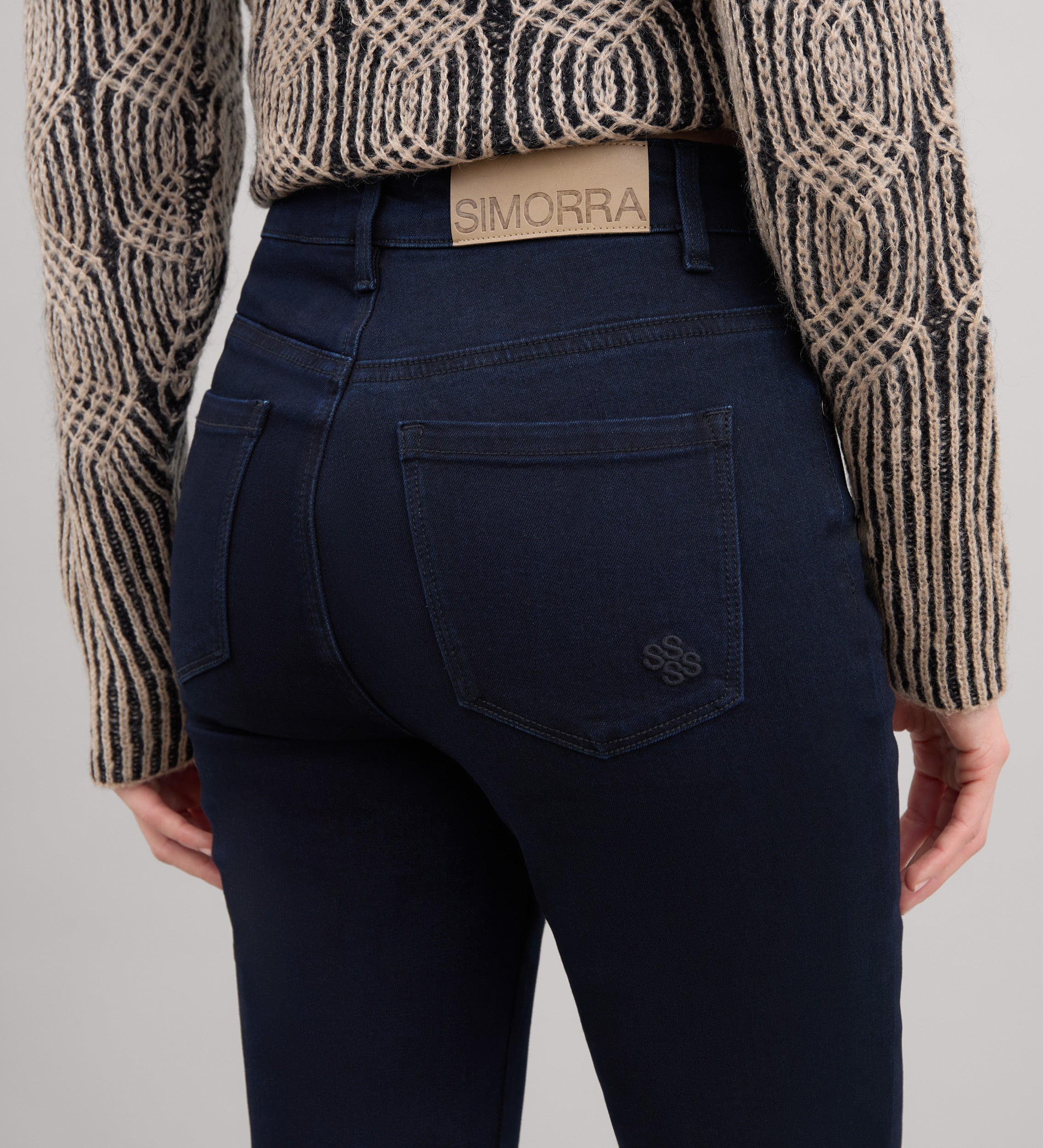 Pantalón vaquero acampanado