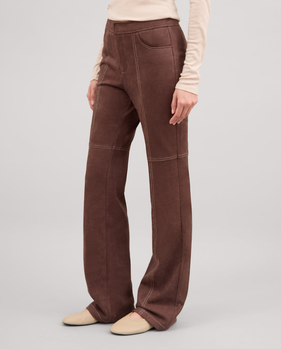 Pantalón antelina pespuntes