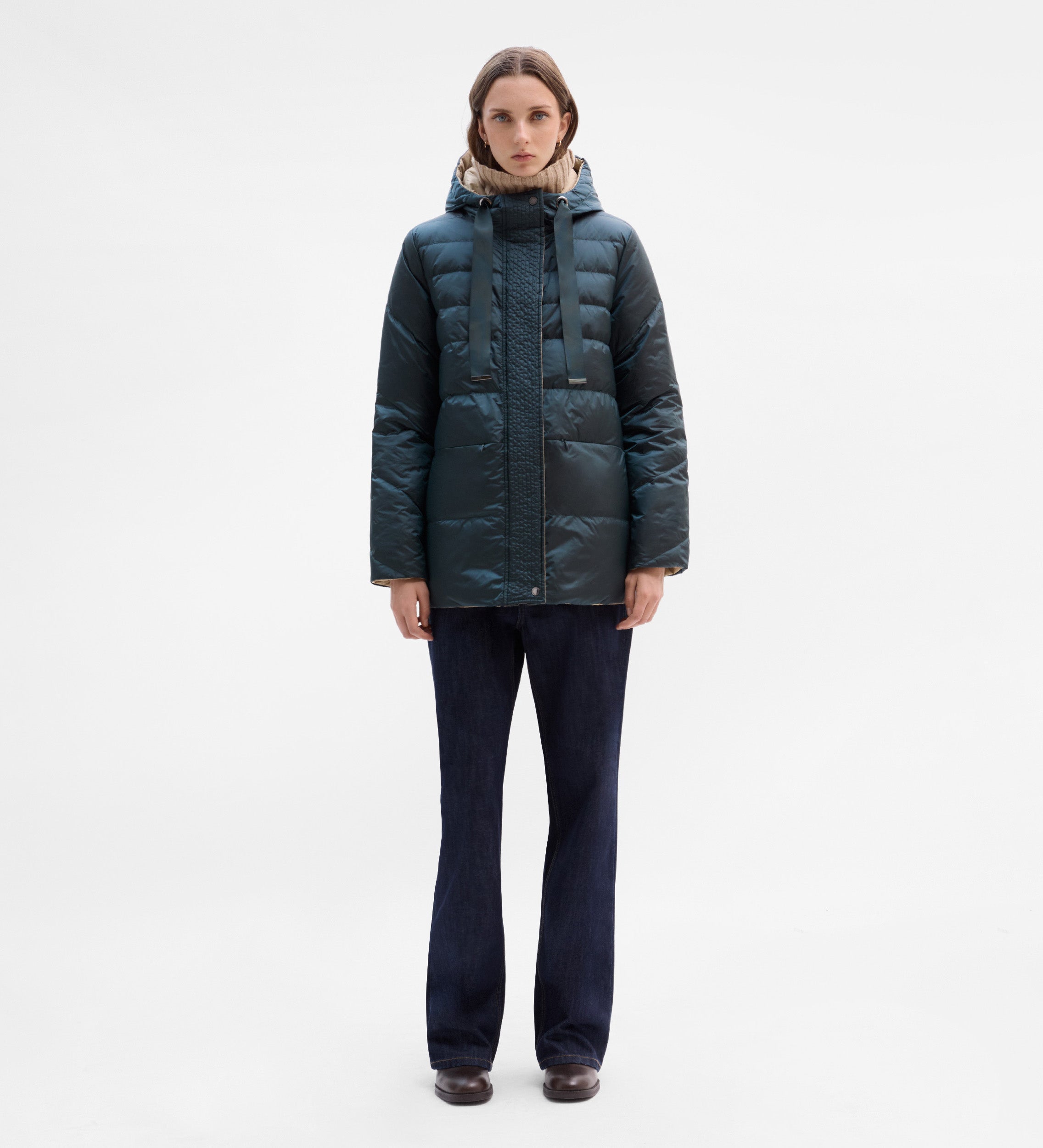 Short reversible down jacket