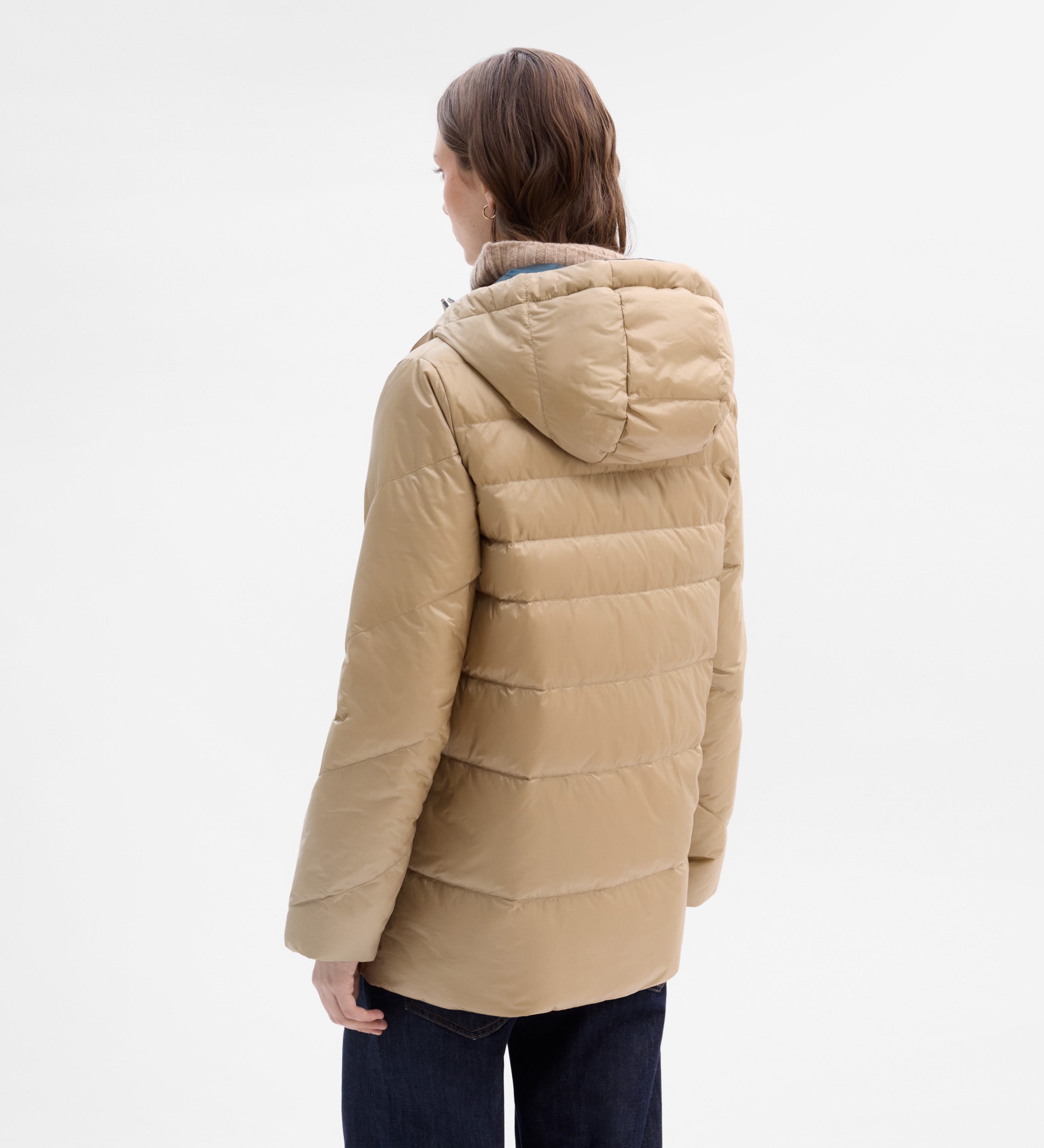 Short reversible down jacket