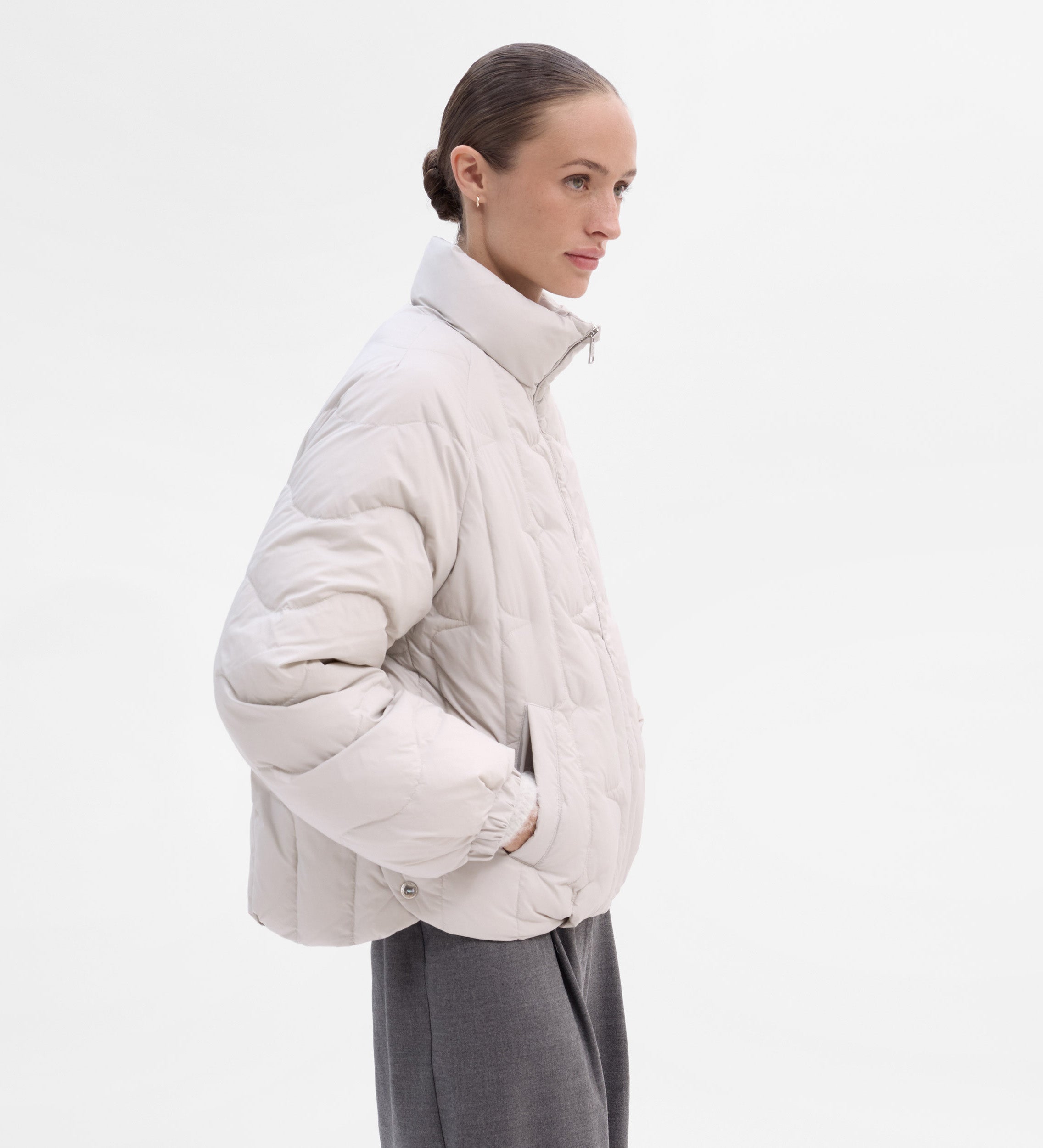 Short padded down jacket