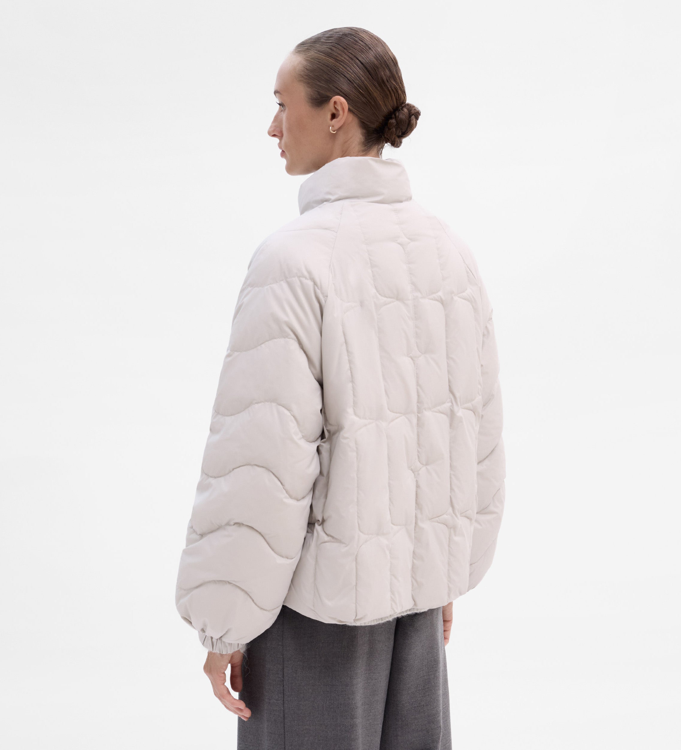 Short padded down jacket