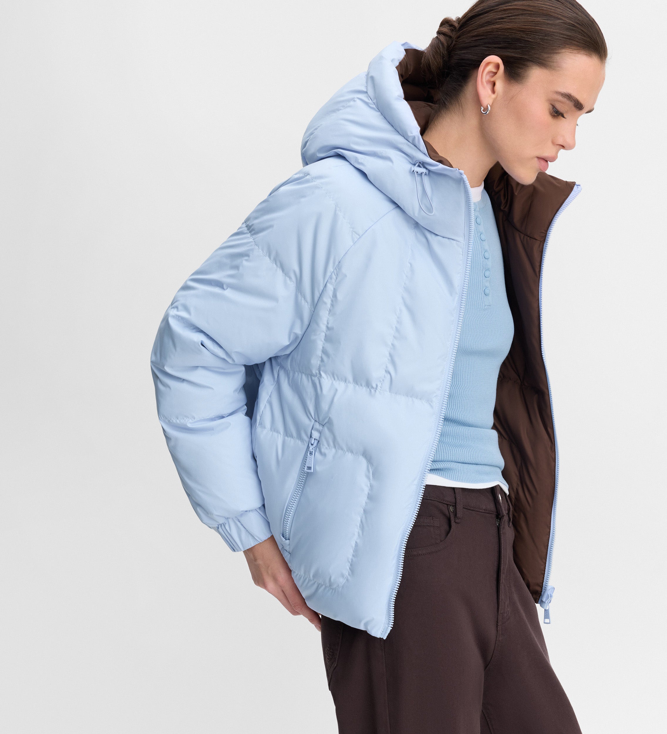 Short reversible down jacket