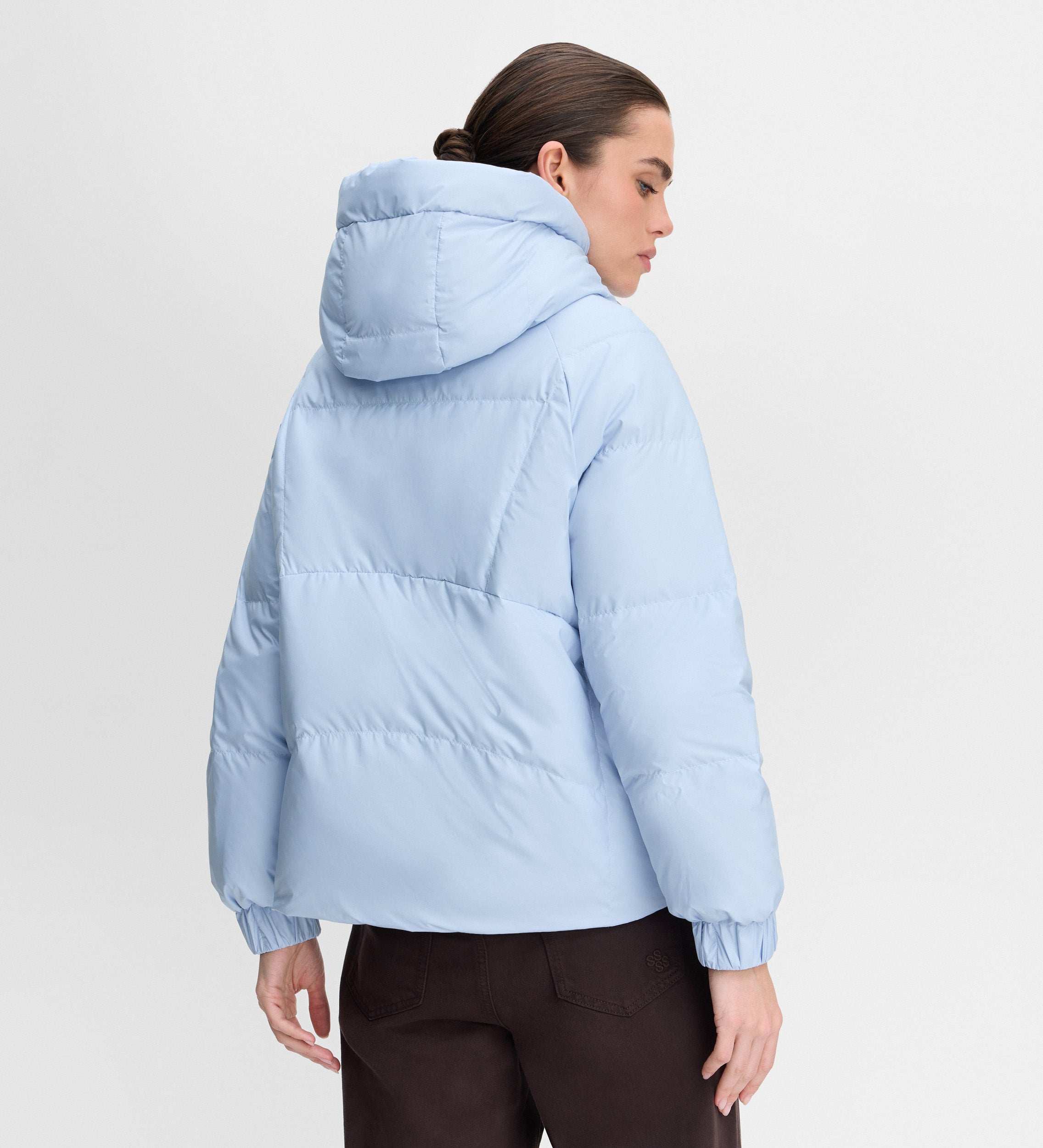 Short reversible down jacket