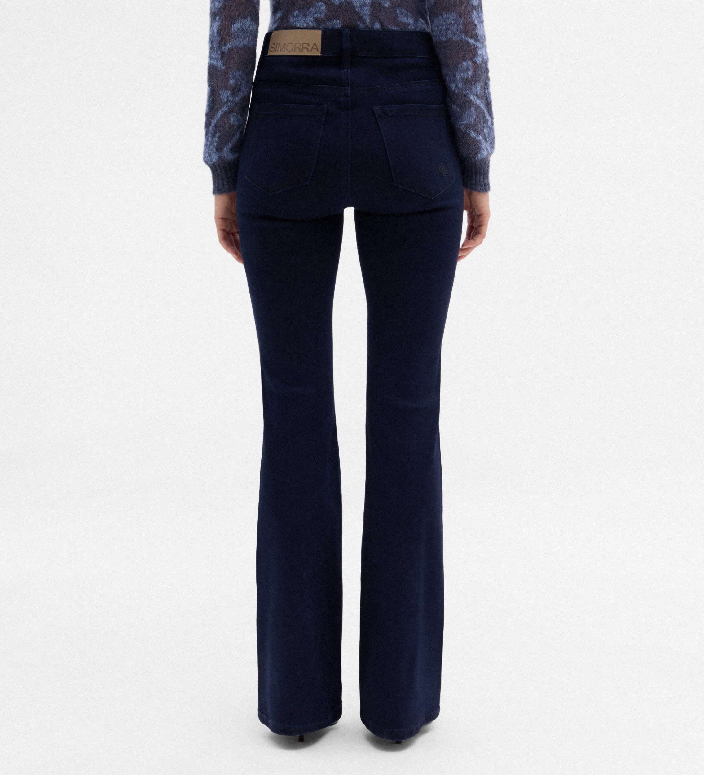 Pantalón vaquero acampanado