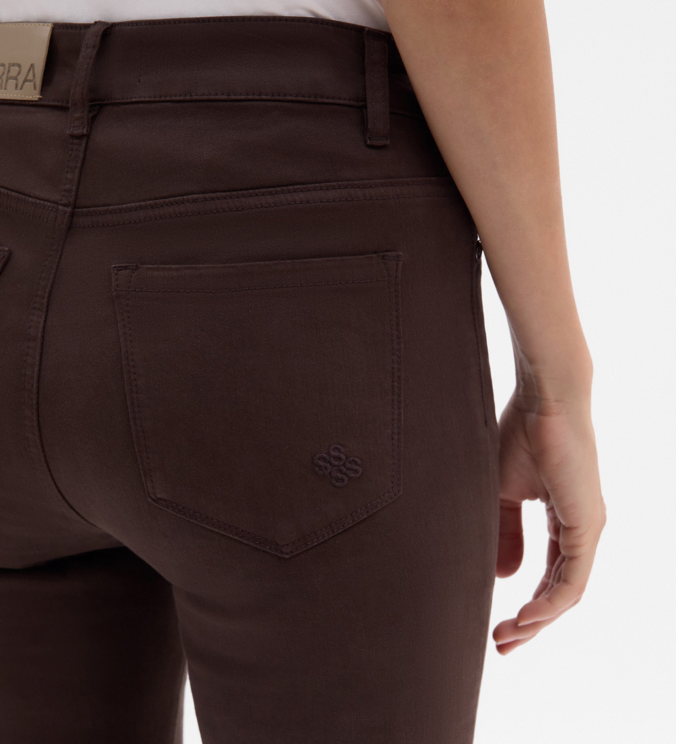 Pantalón vaquero acampanado