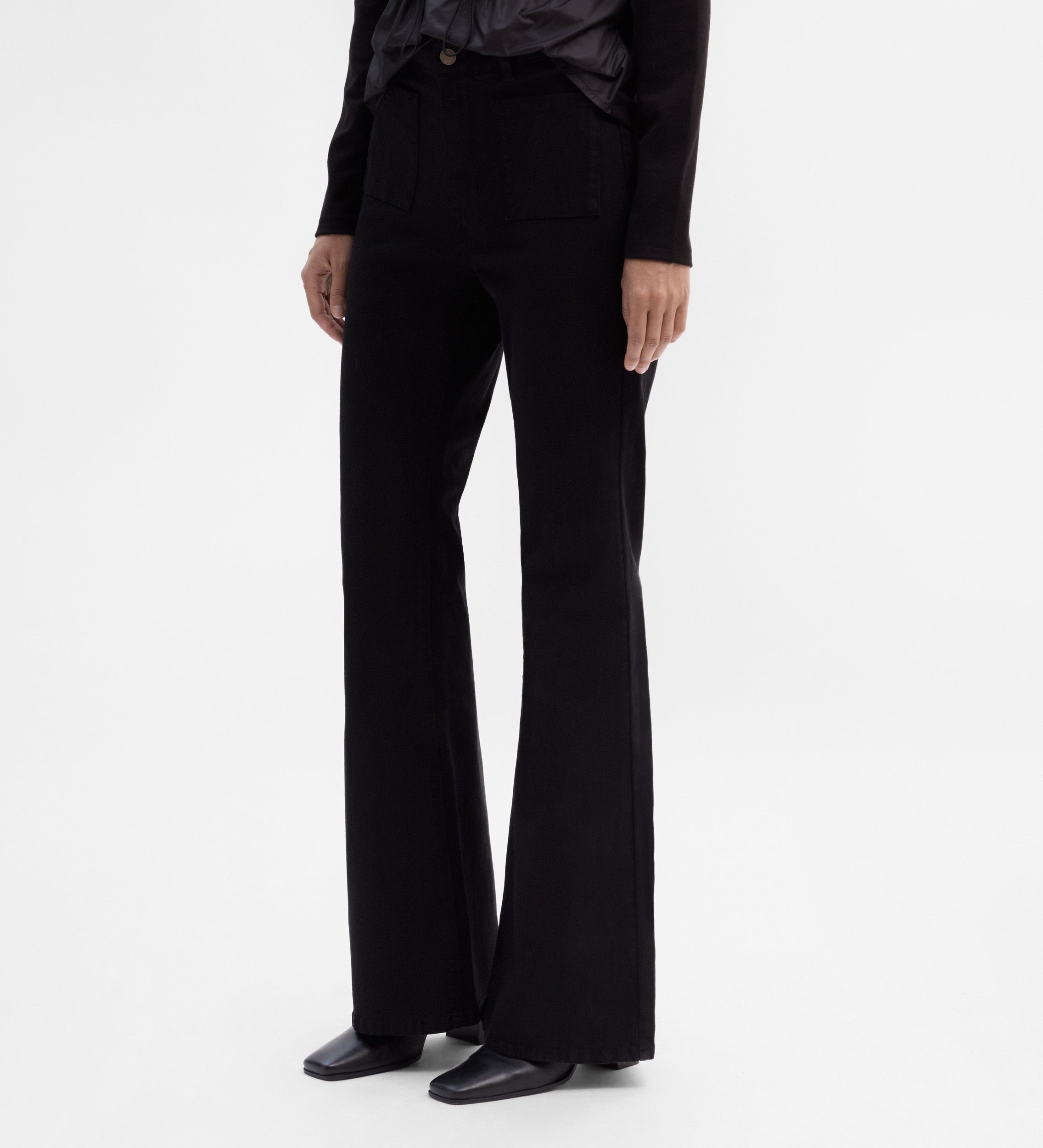 Pantalón bolsillos parche