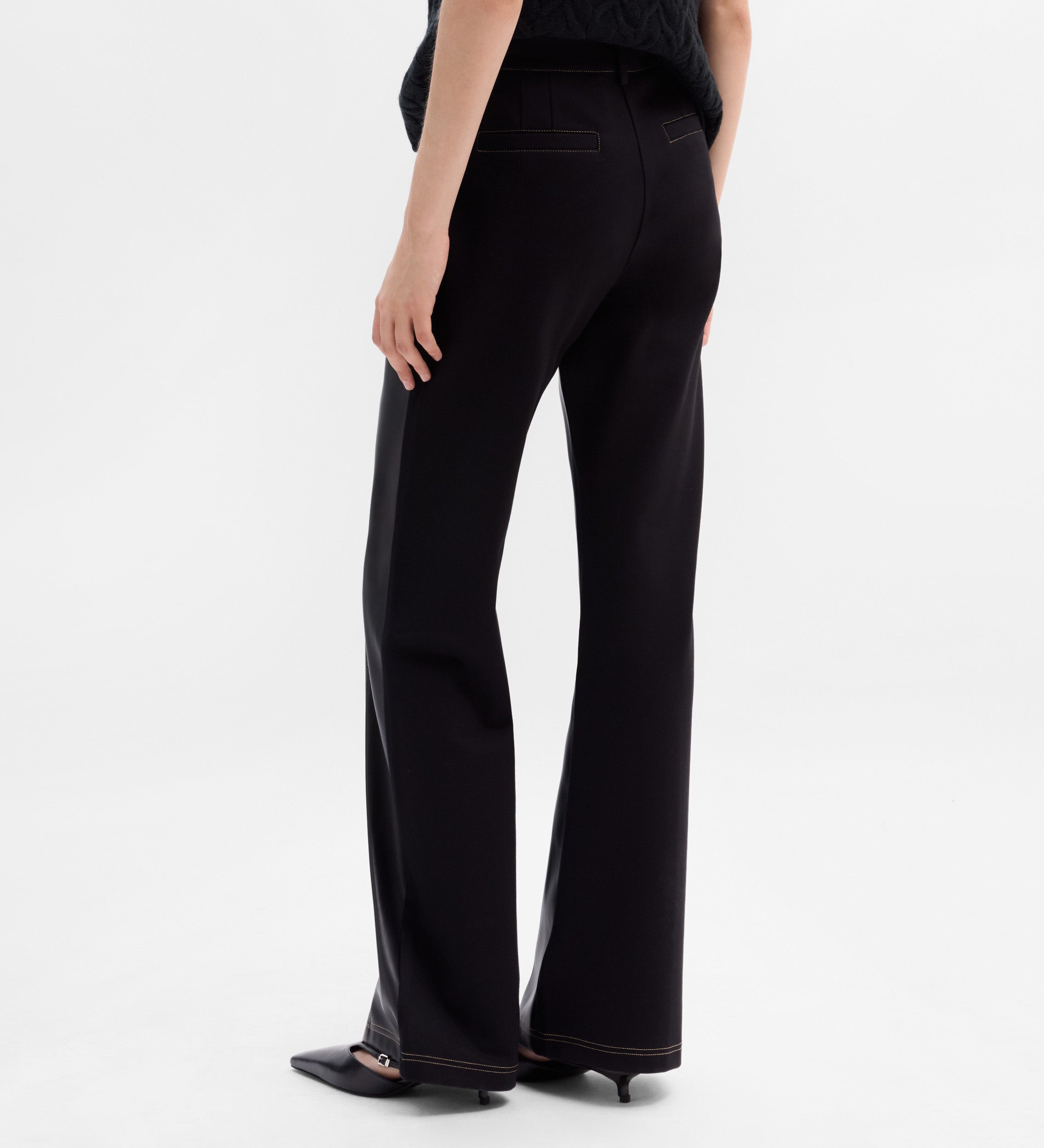 Pantalón bimateria pespuntes