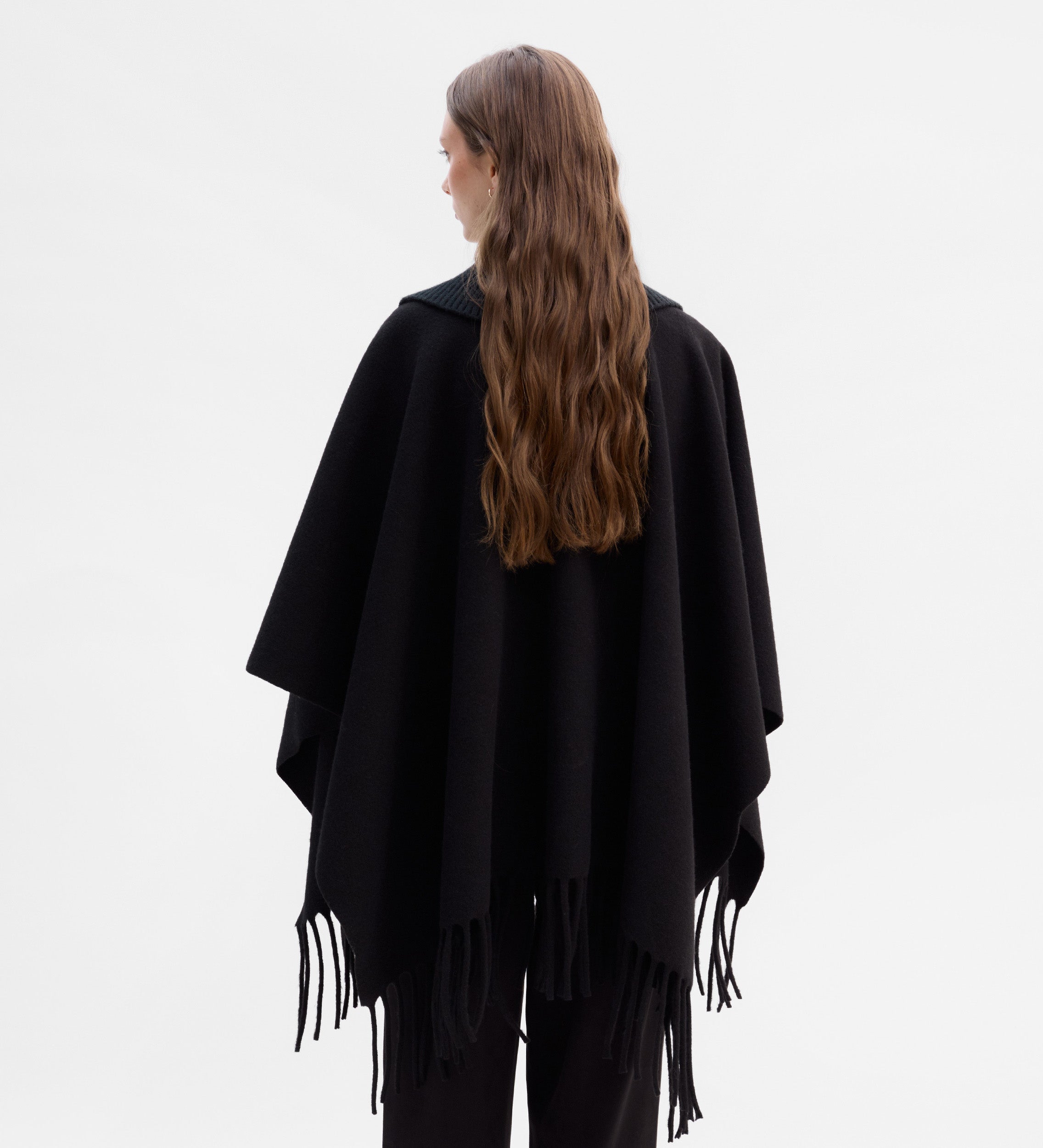 Fringed cape