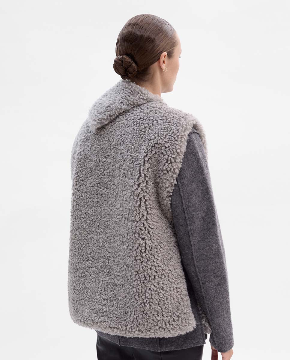 Short fur effect vest