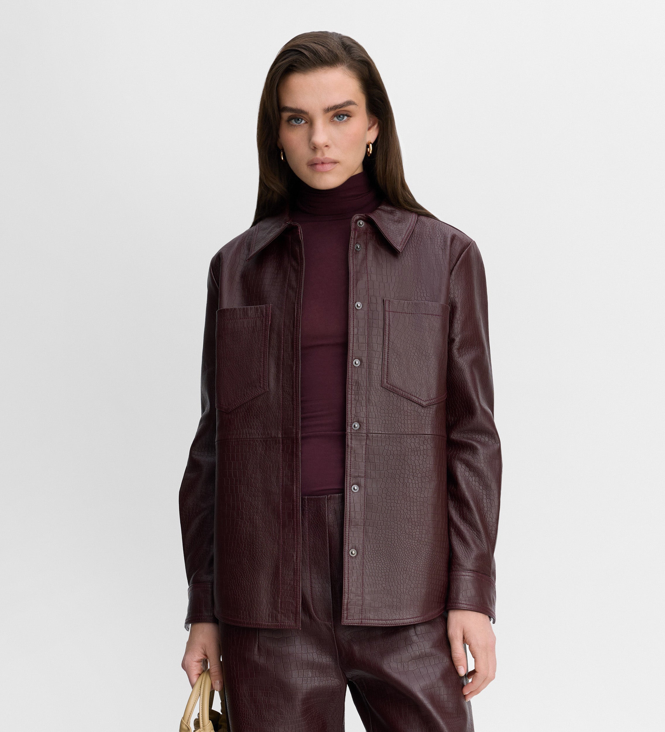 Surchemise en cuir gaufré