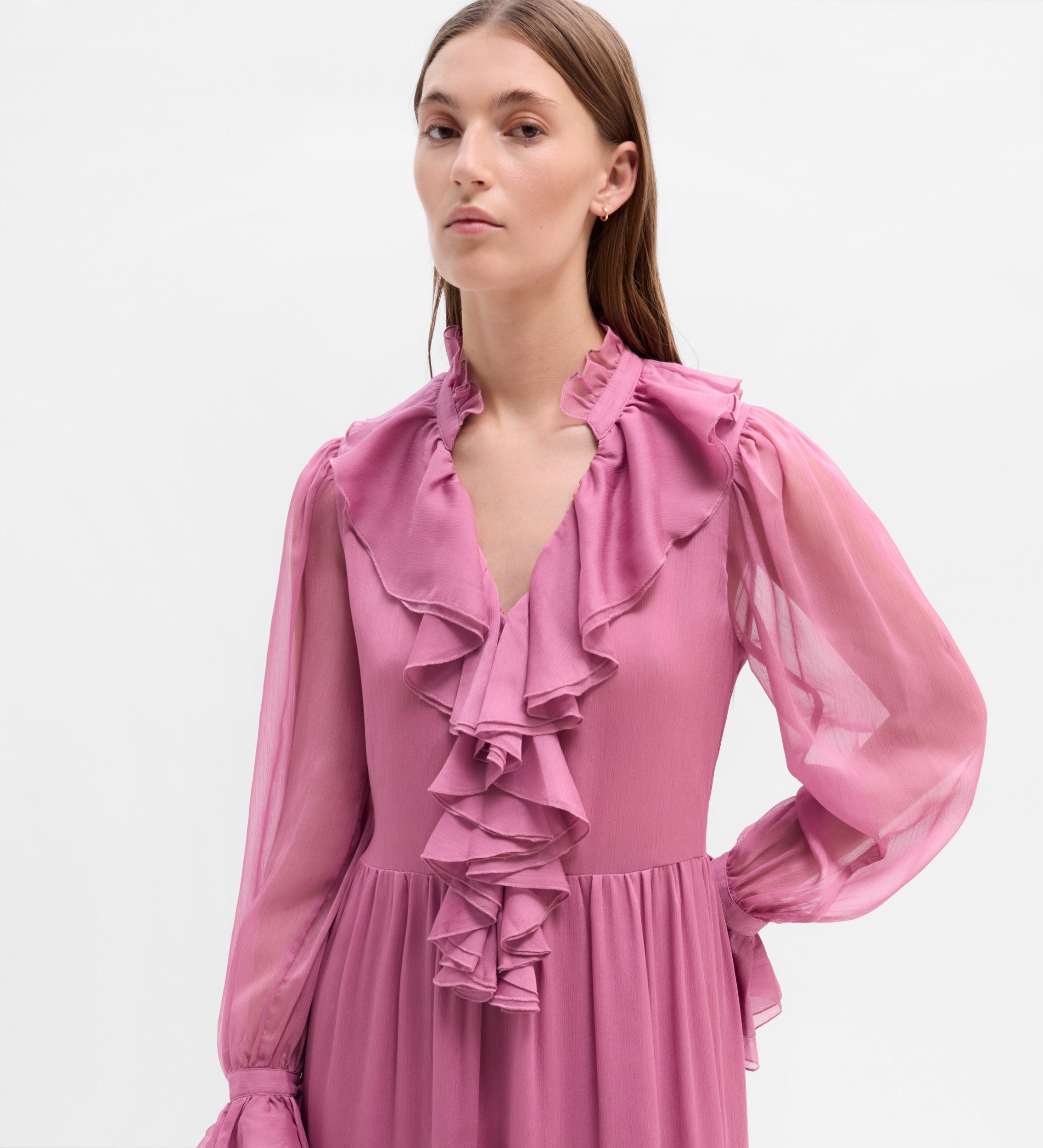 Flowing dress with ruffles