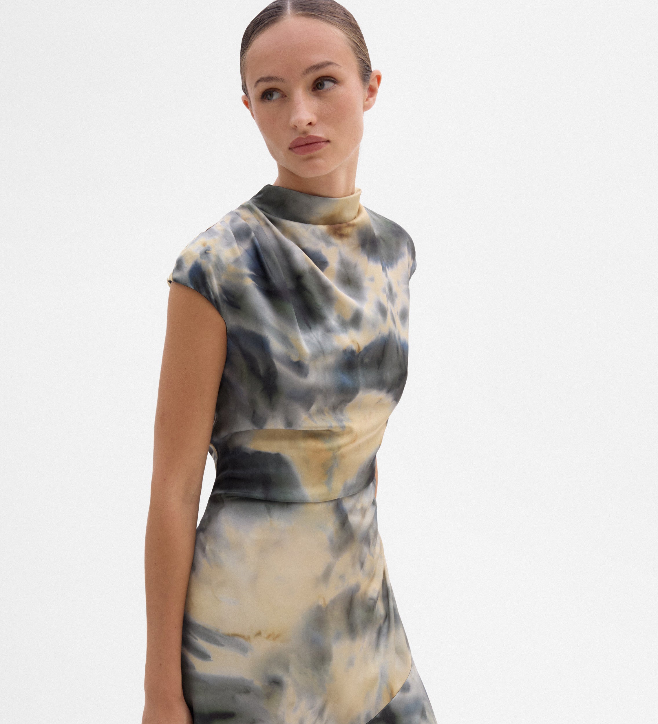 Vestido falda asimétrica