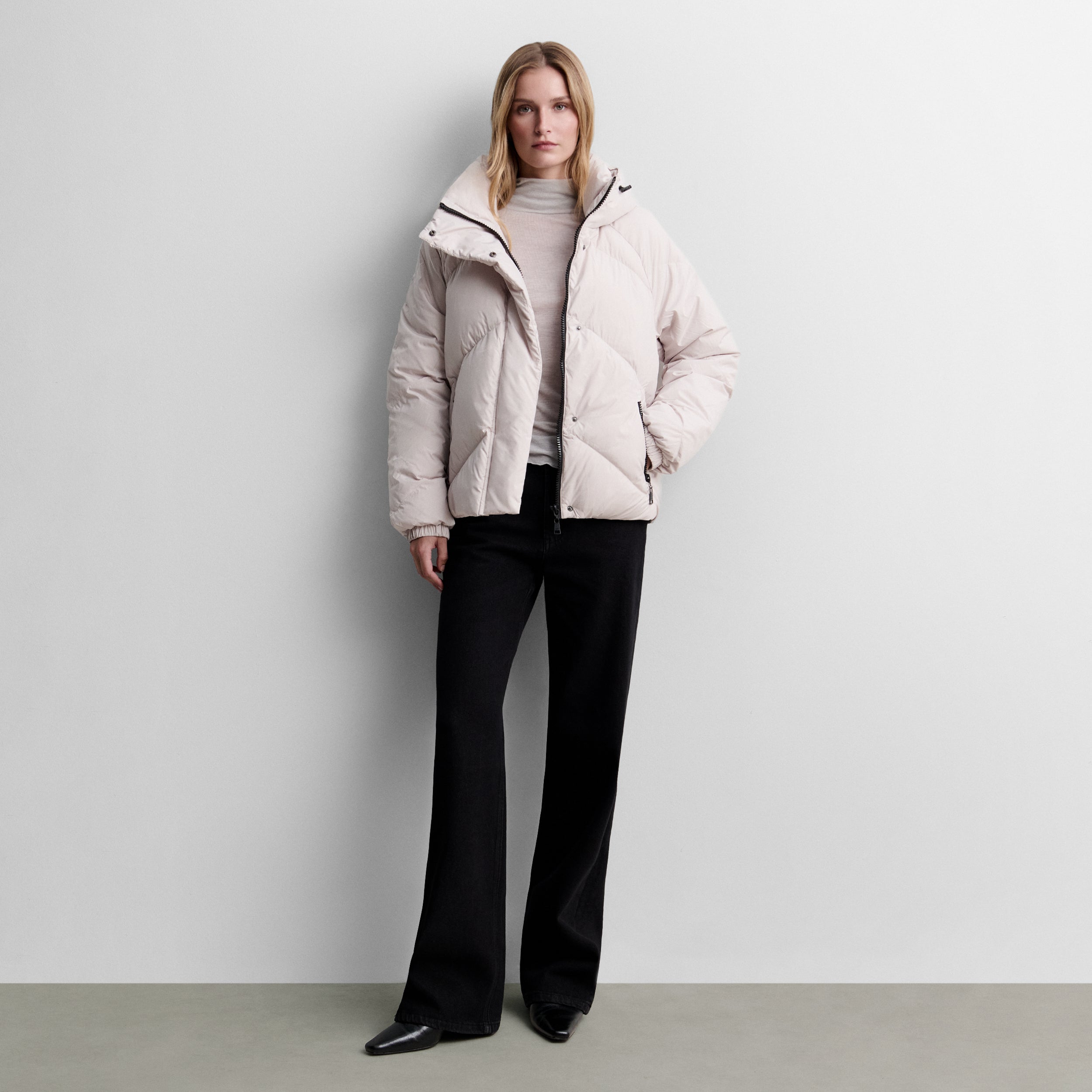 Short quilted puffer jacket