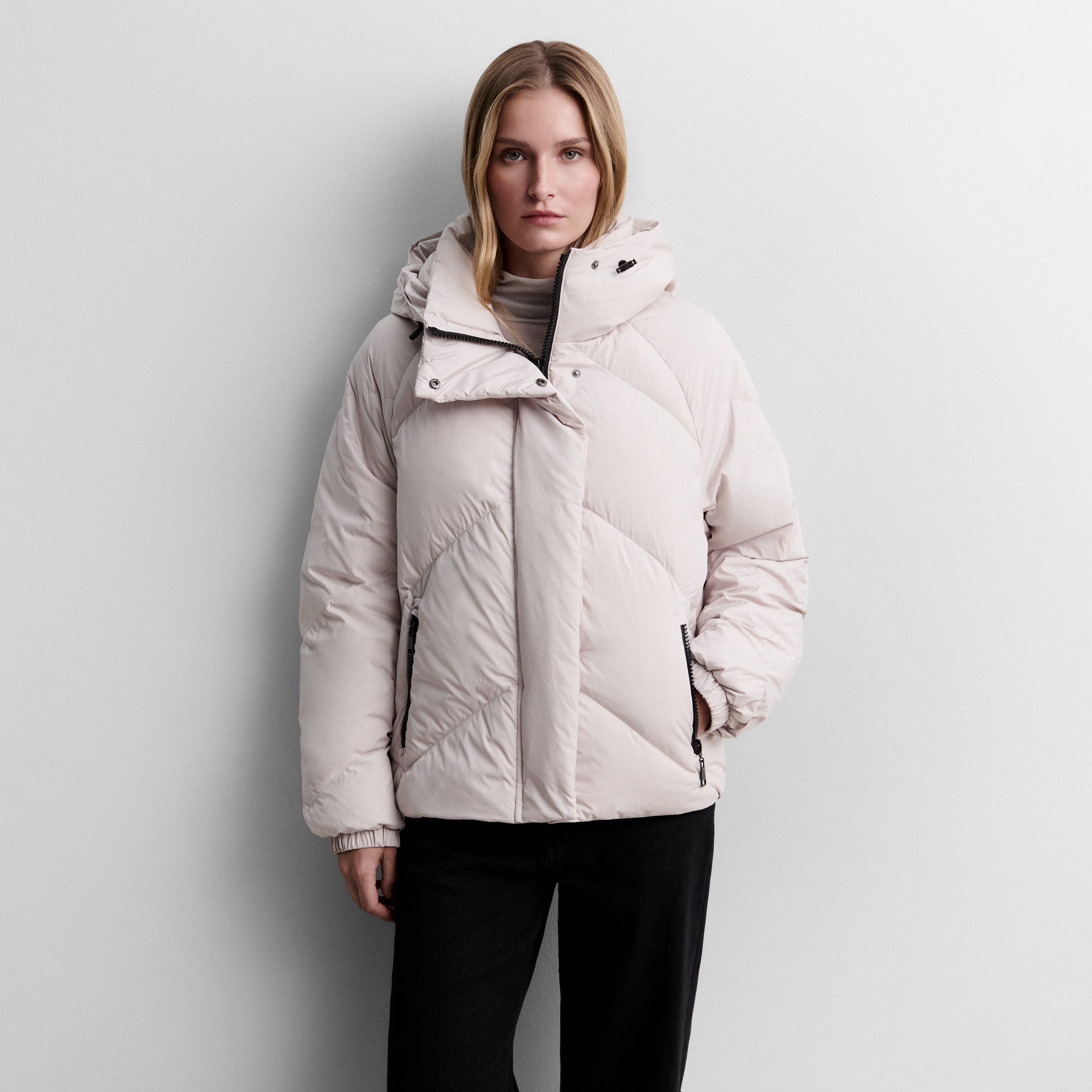 Short quilted puffer jacket