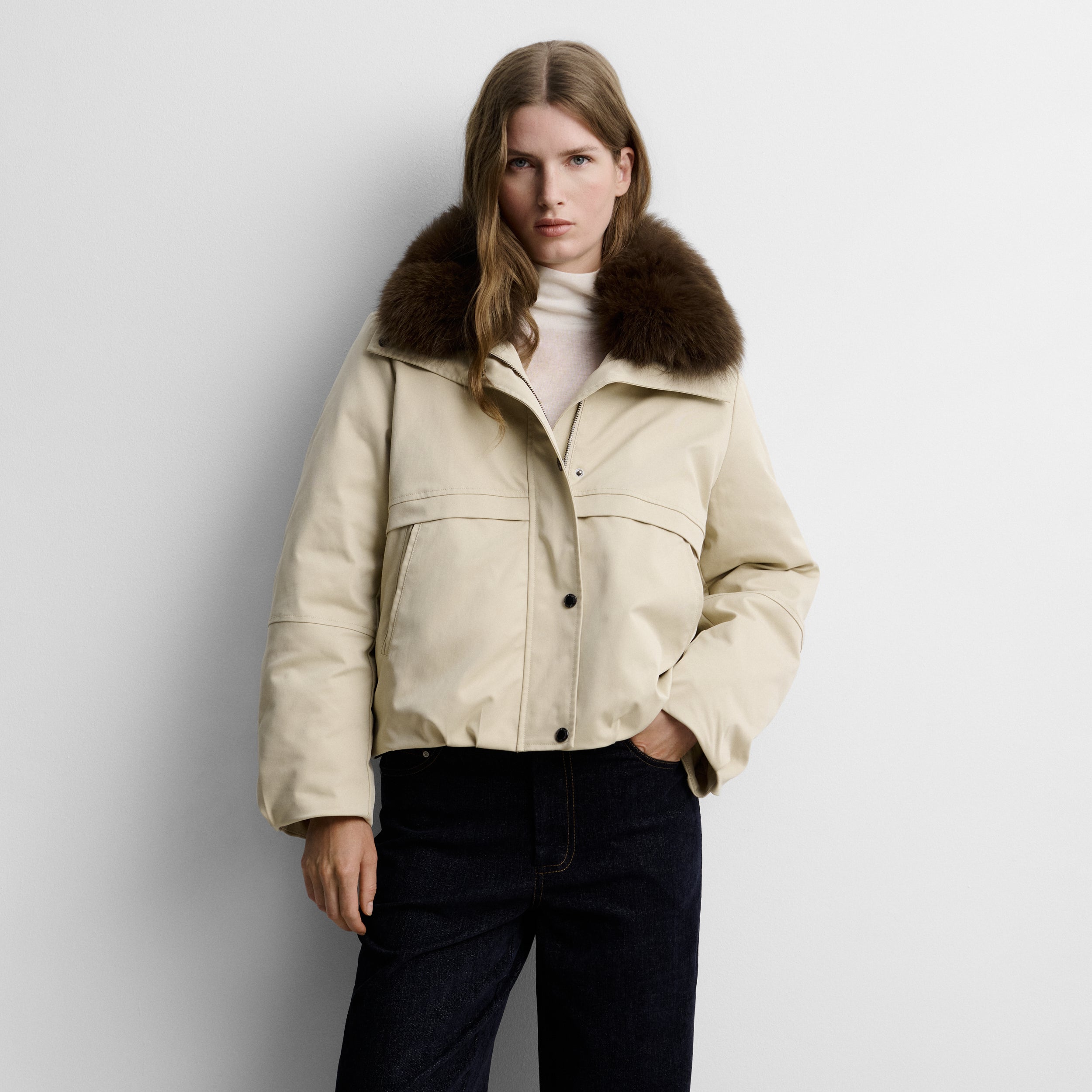 Parka courte à col en fourrure