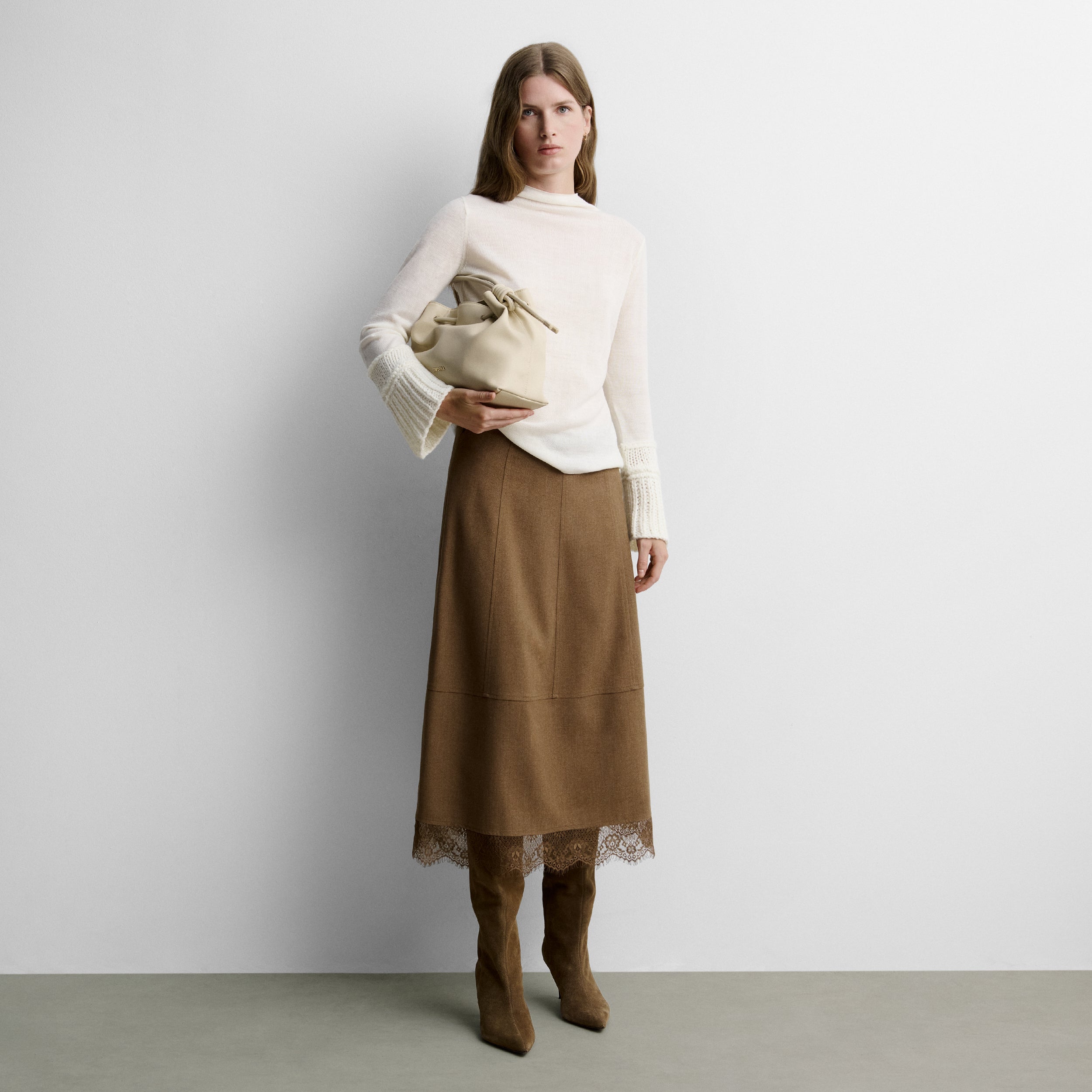 Falda midi puntilla