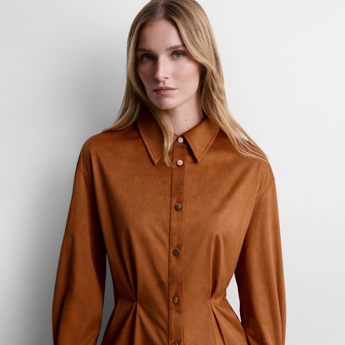 Camisa antelina pinzas