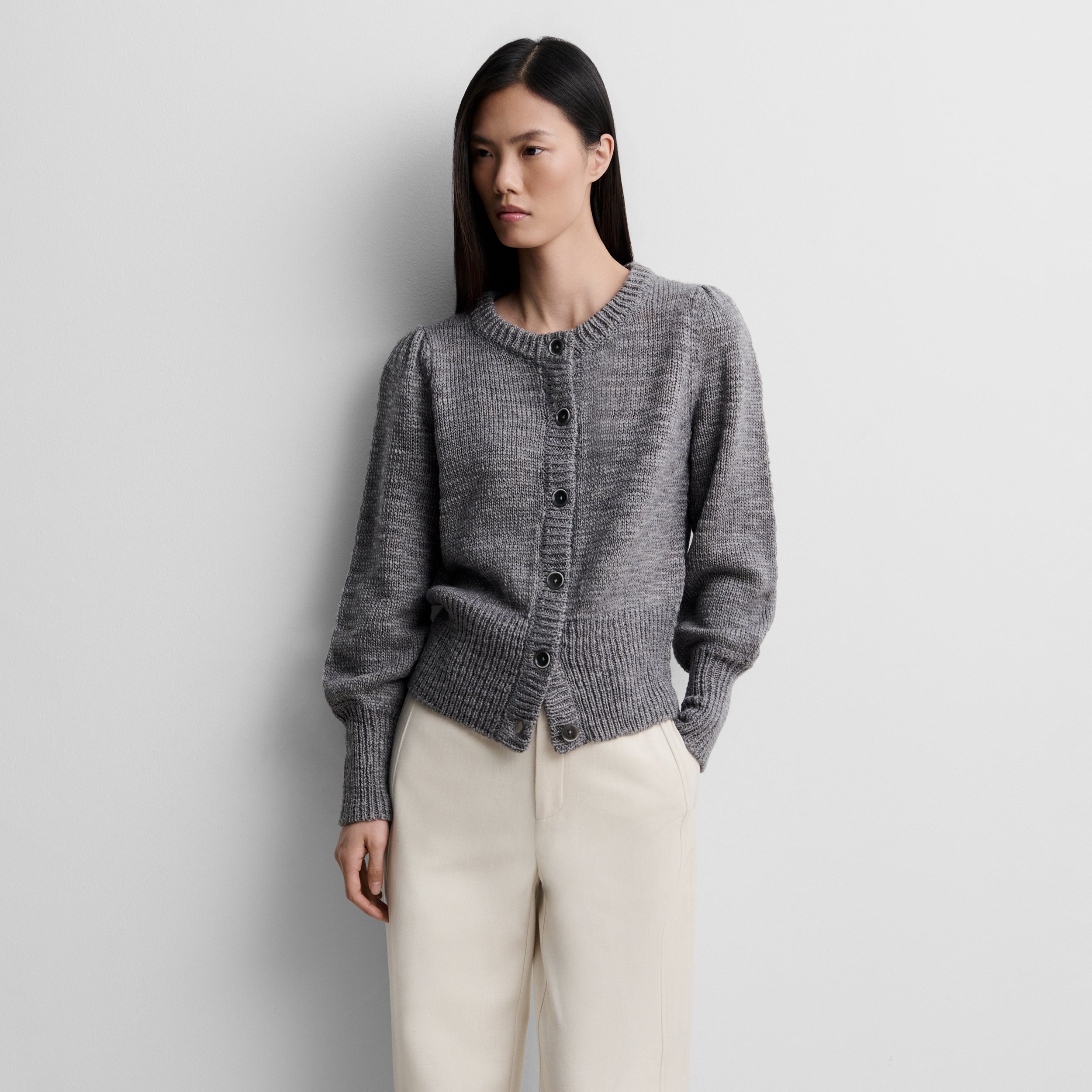 Short knit cardigan
