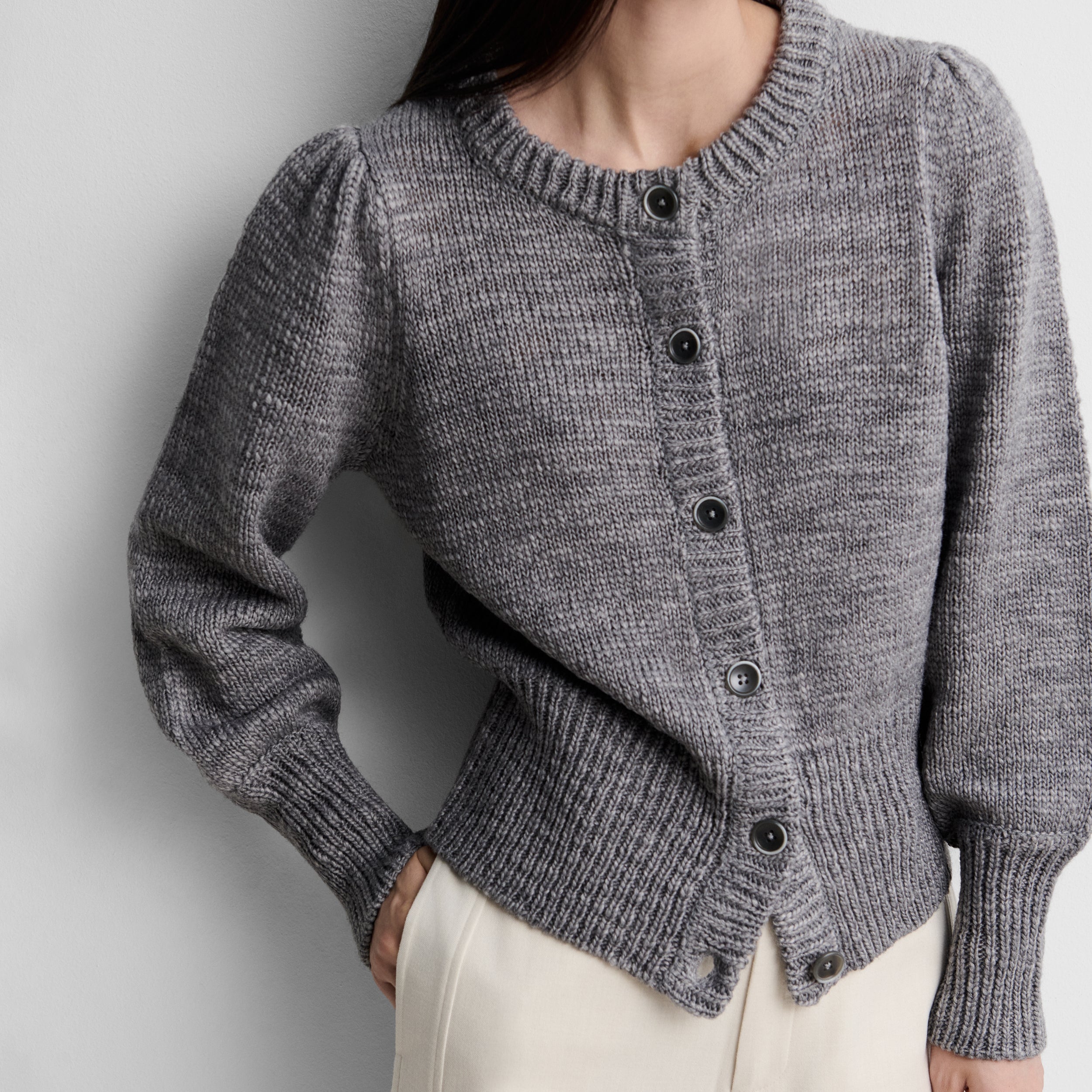 Short knit cardigan