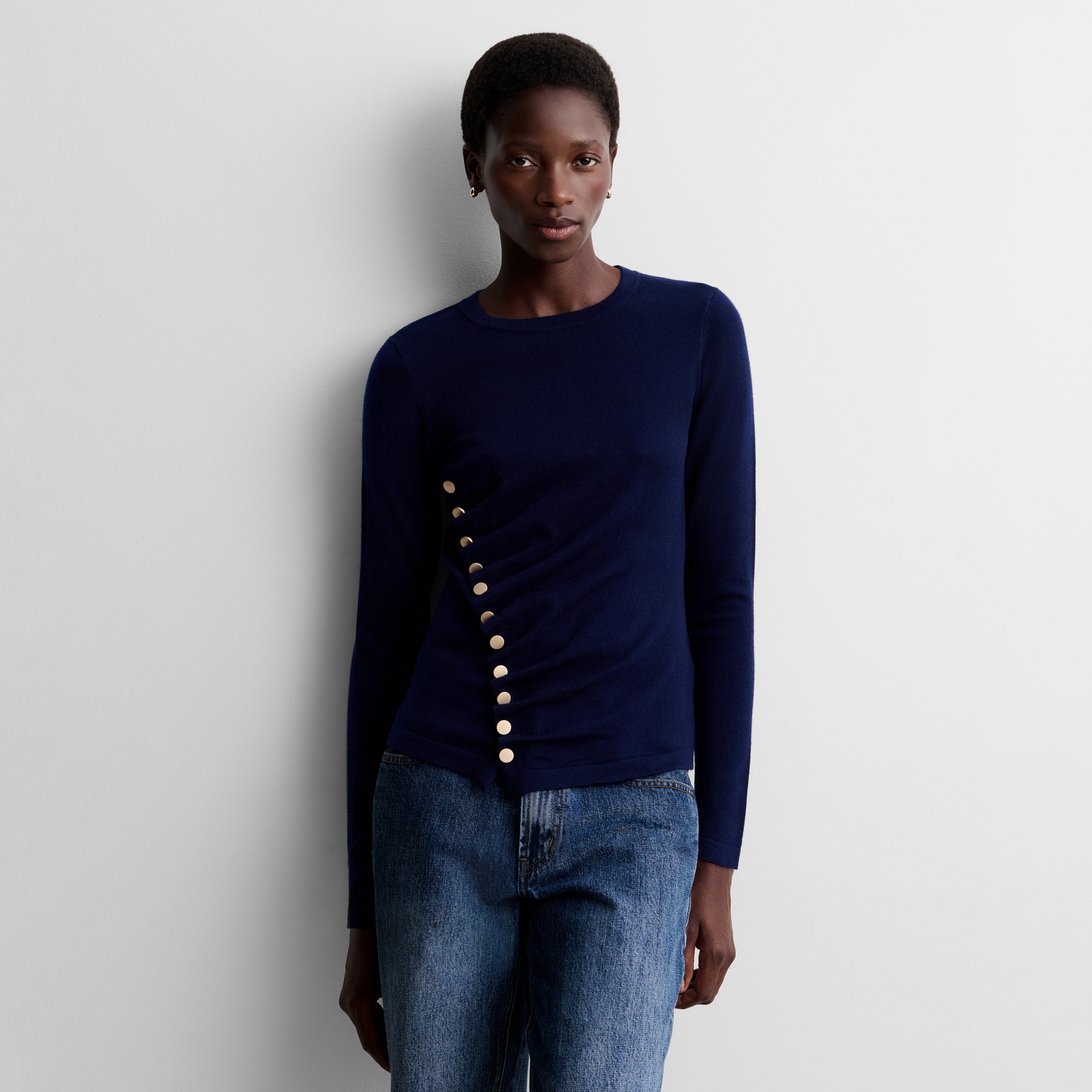 Pull drapé à boutons