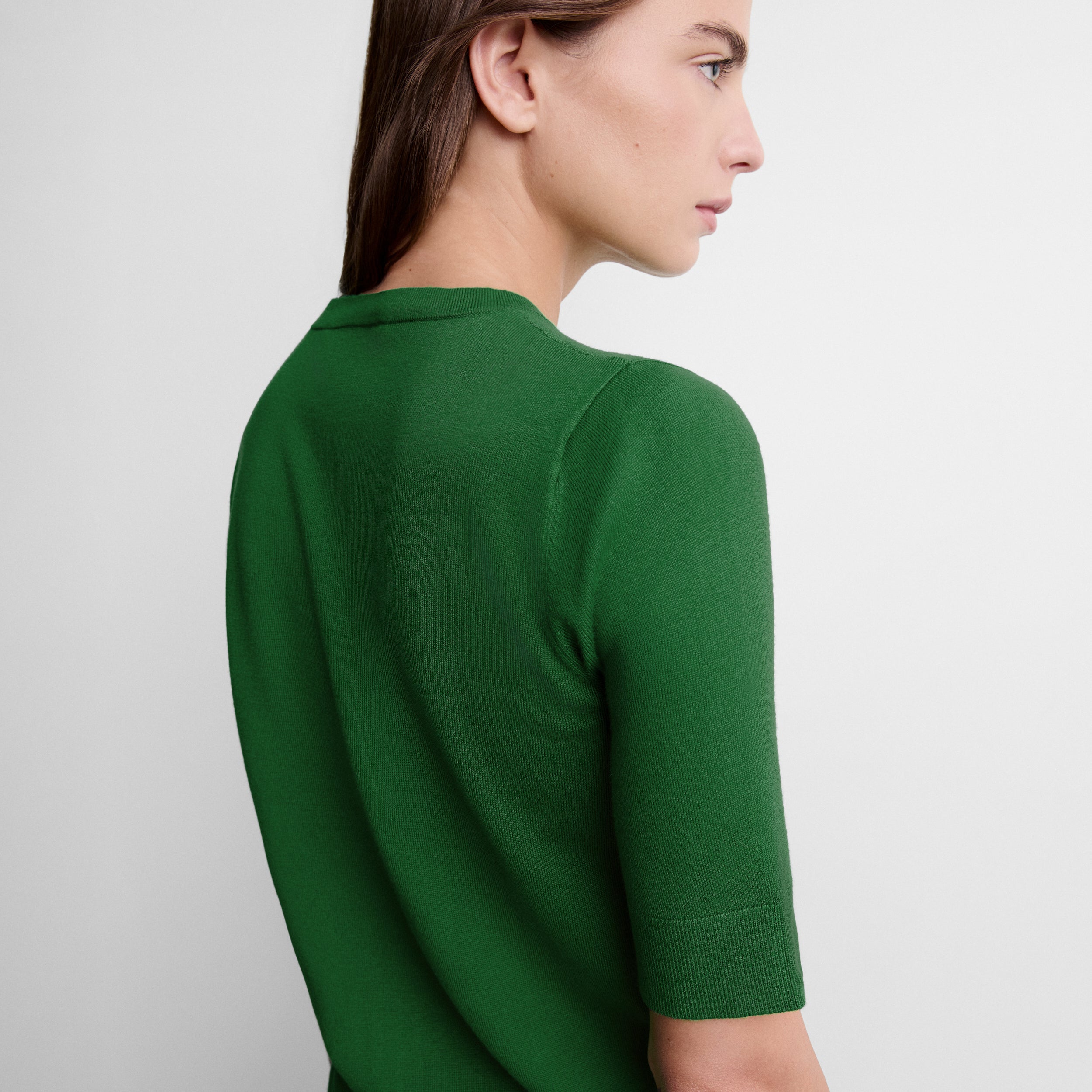 Short-sleeve knit sweater