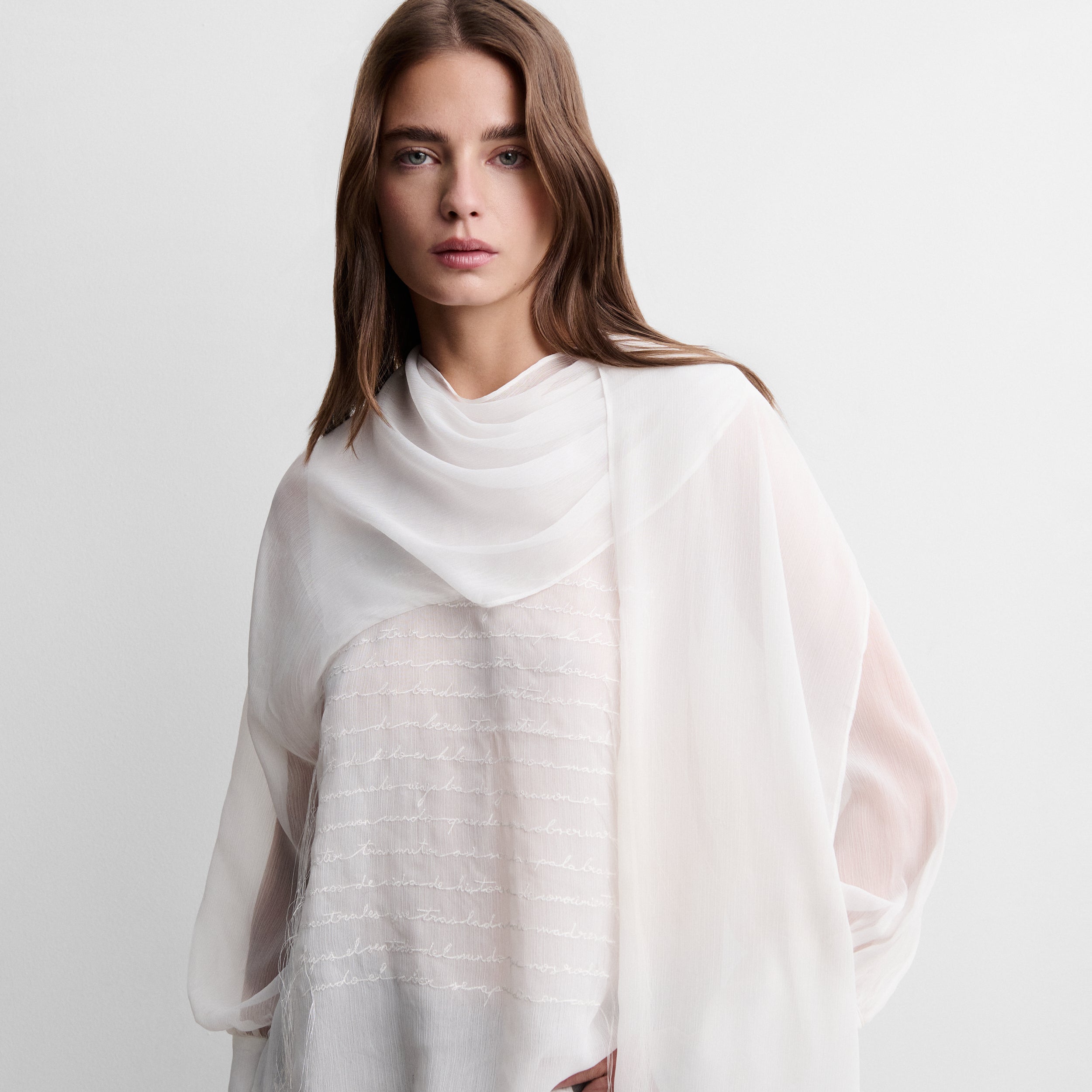 Blouse brodée à mouchoir