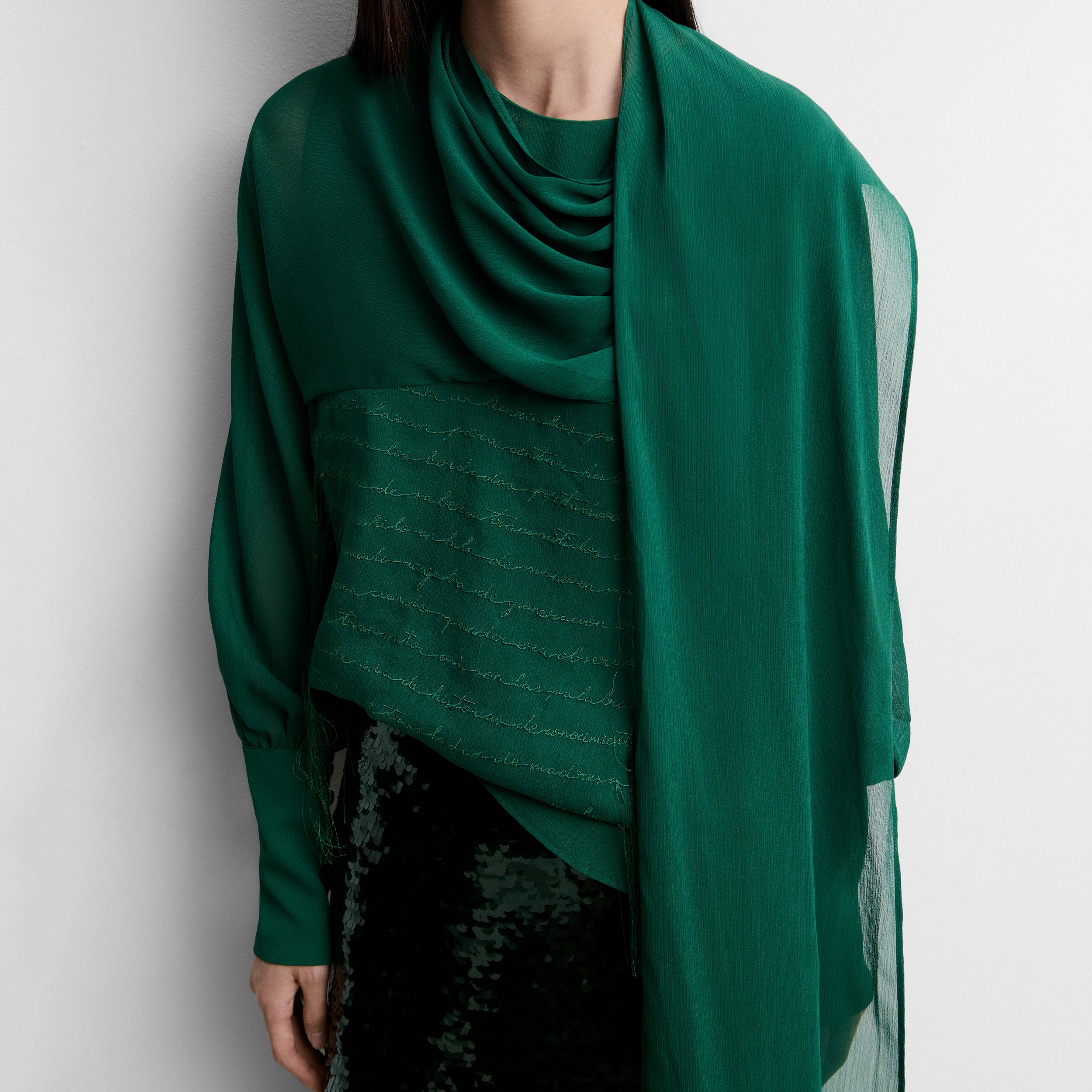 Blouse brodée à mouchoir