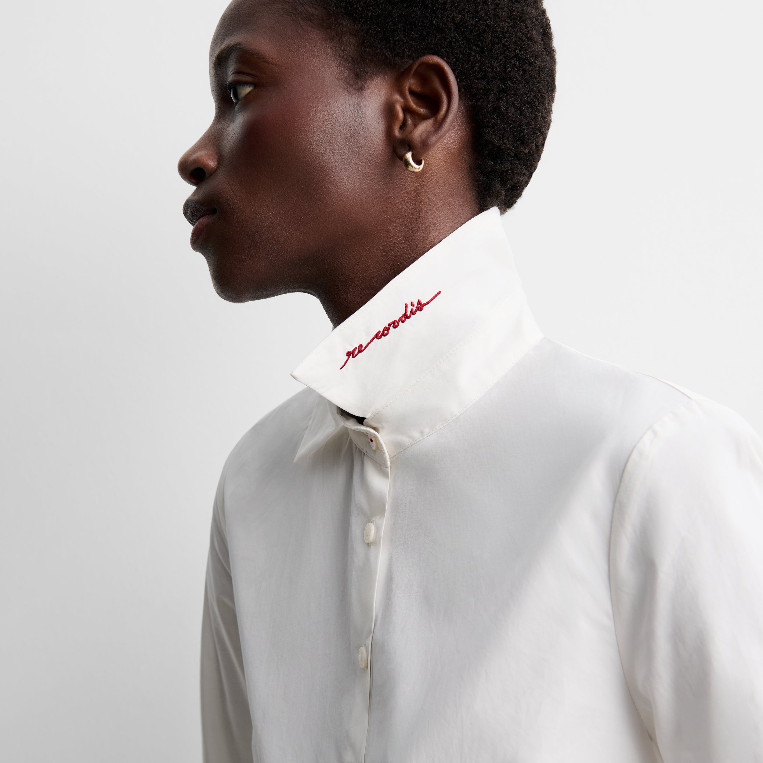 Chemise en coton brodée