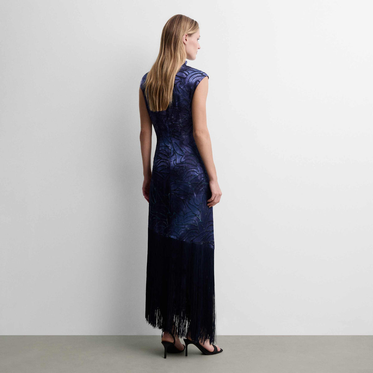 Vestido midi flecos