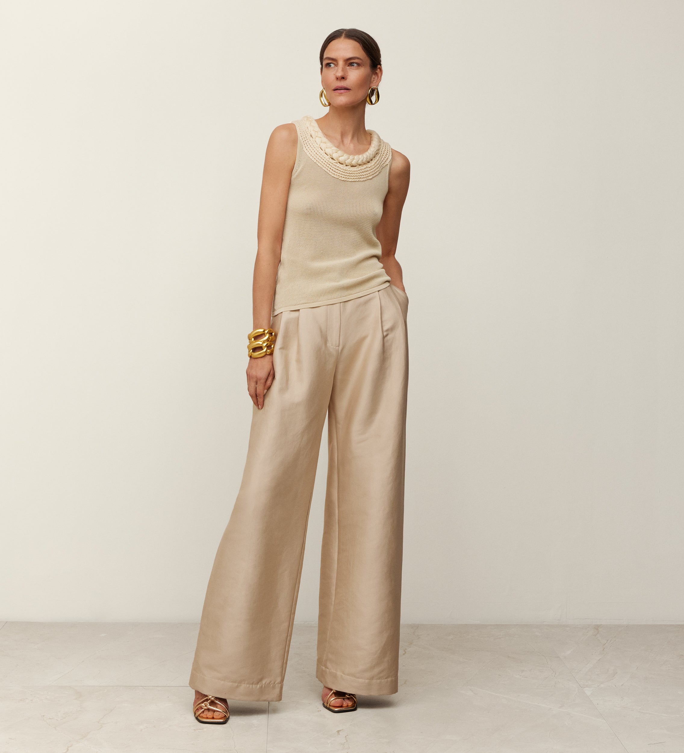 Top tricot escote trenza