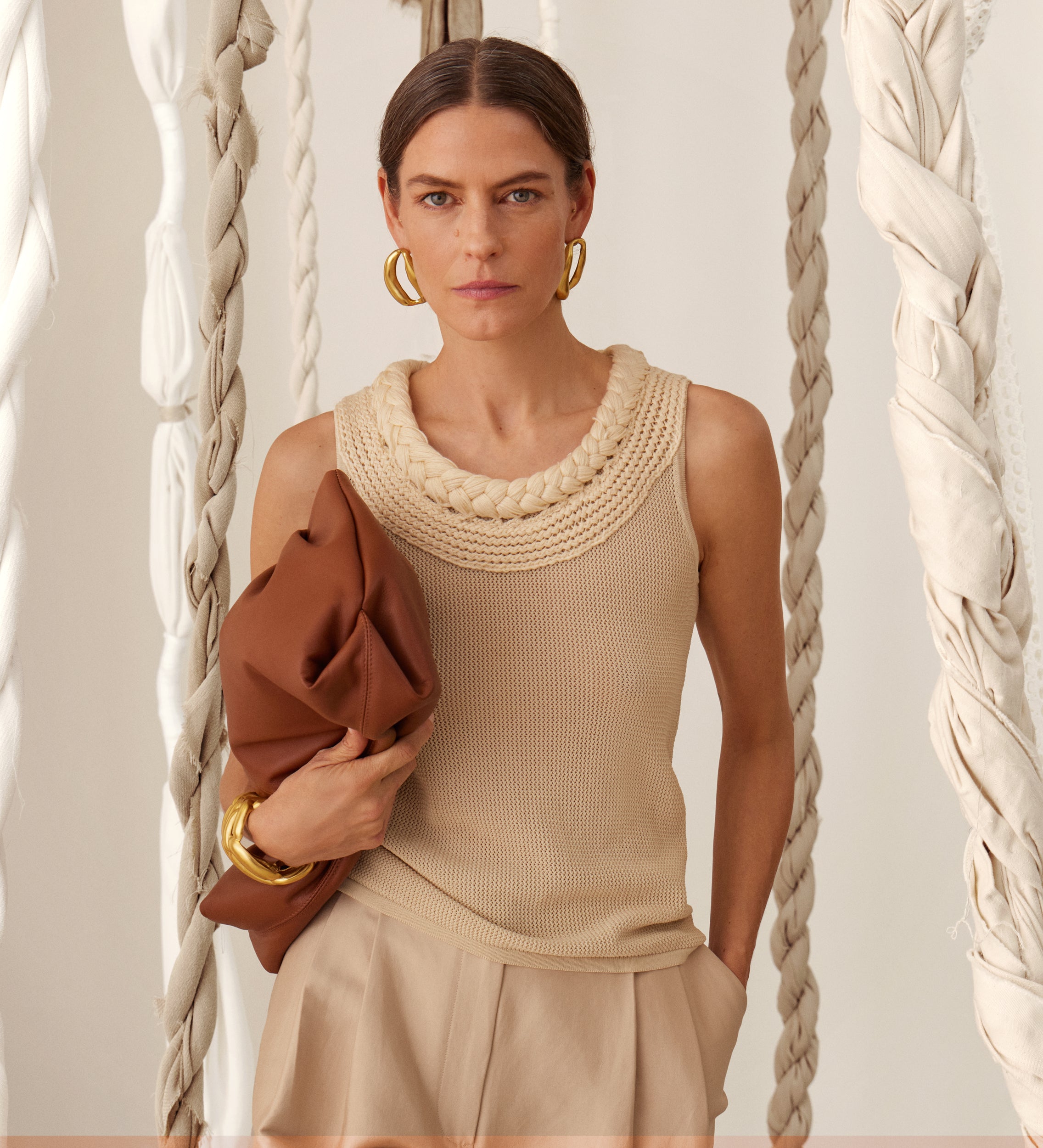 Top tricot escote trenza