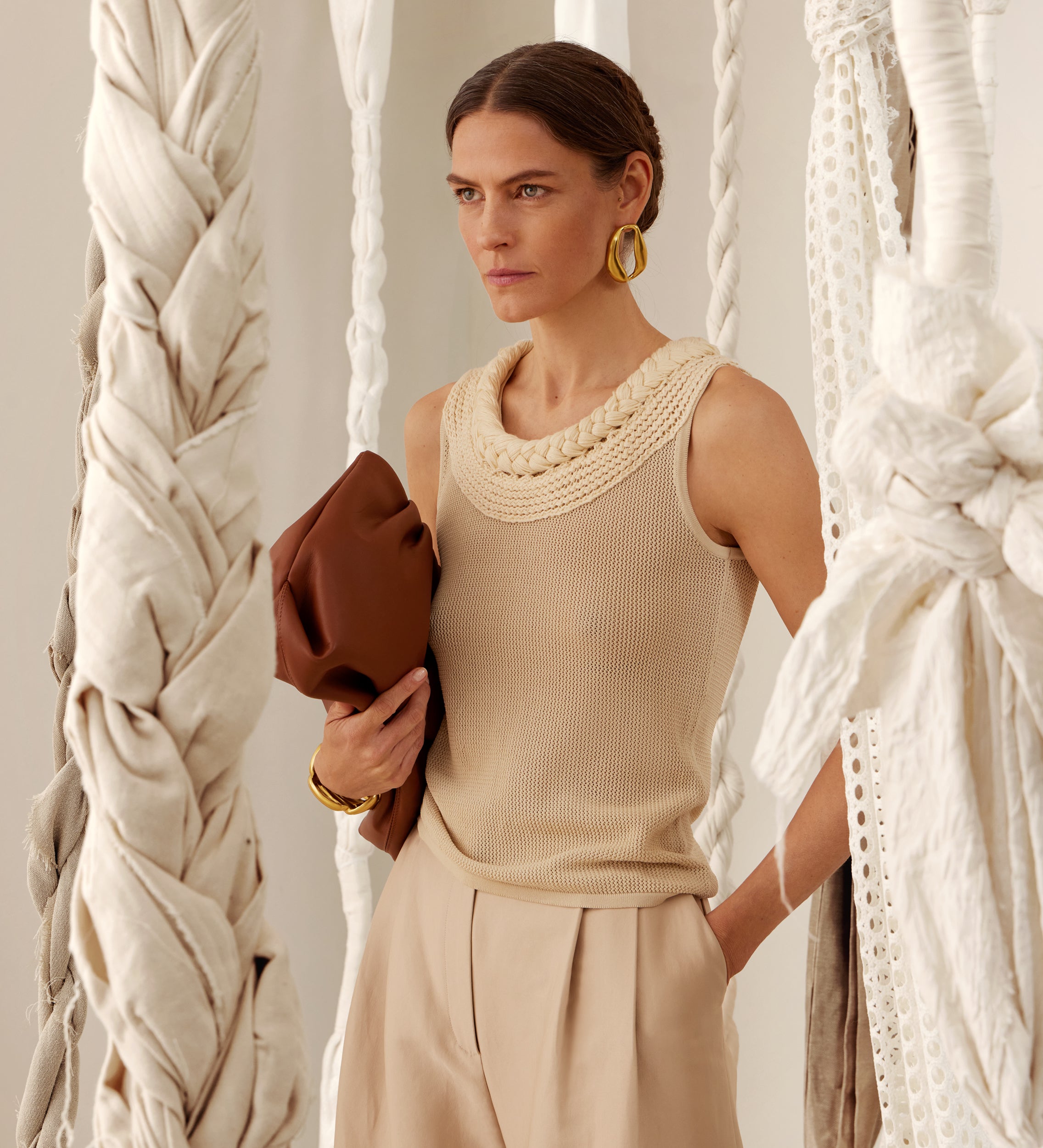 Top tricot escote trenza