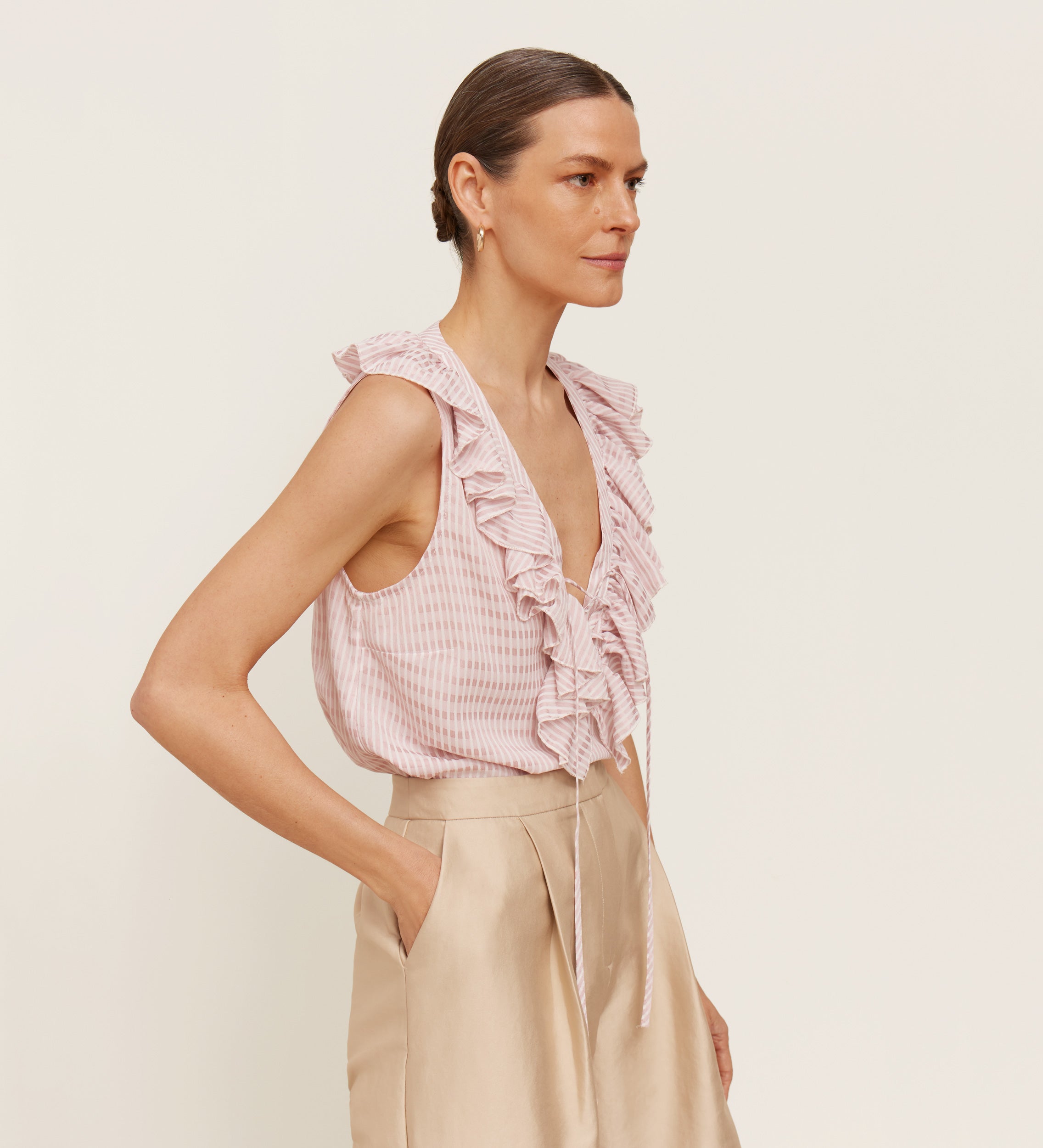 Blouse sans manches à volants