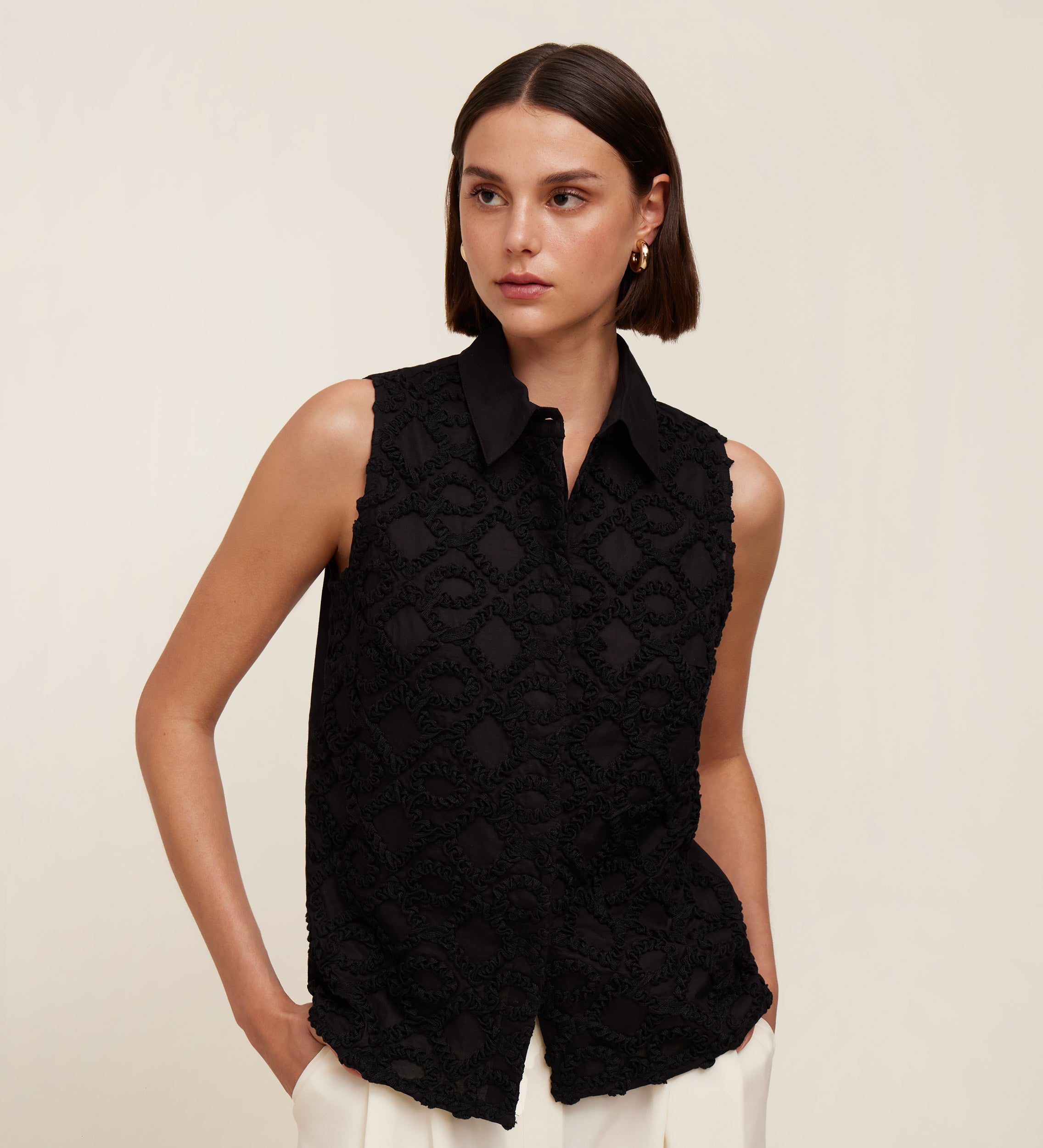 Haut à ruban brodé