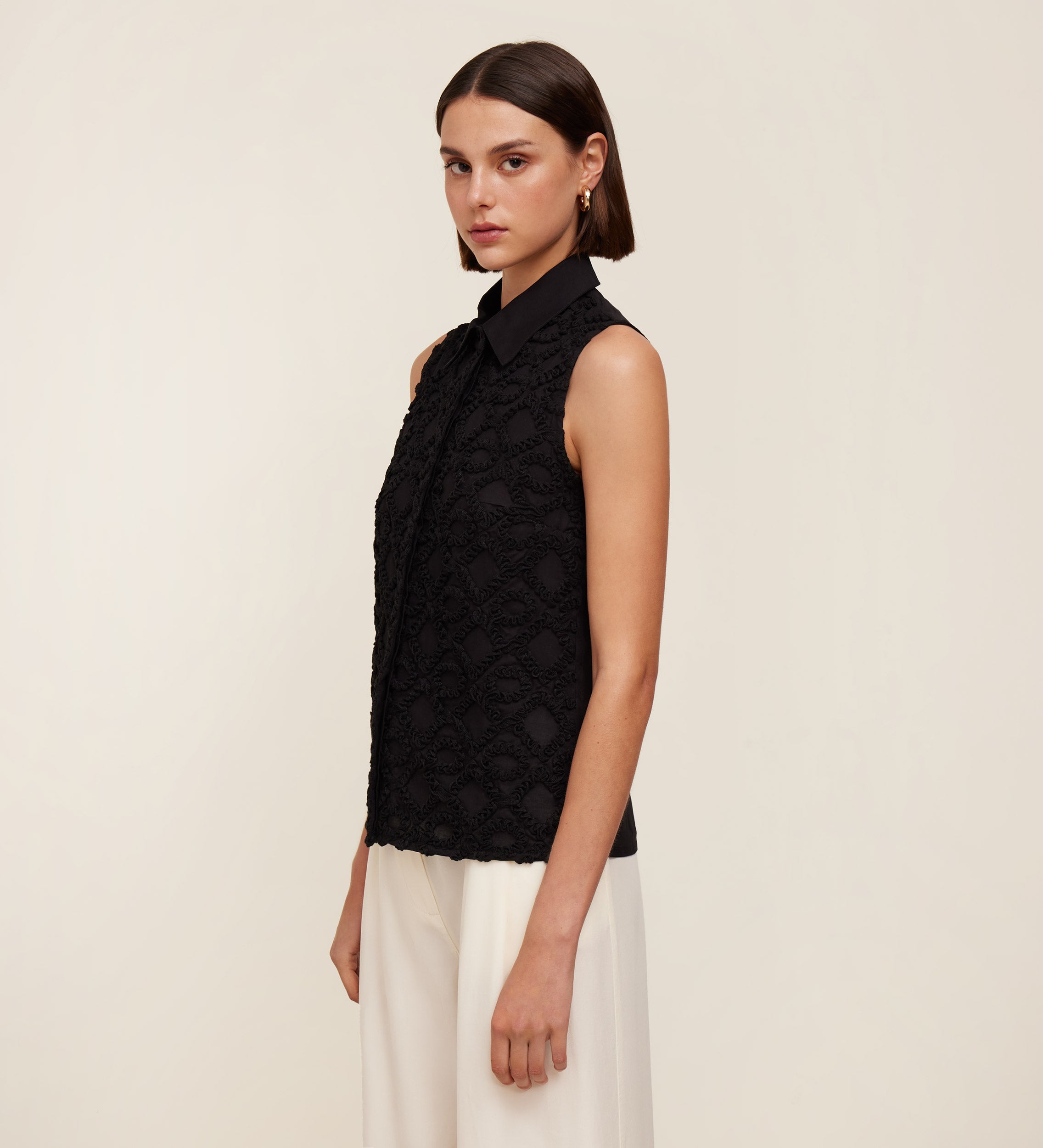 Haut à ruban brodé