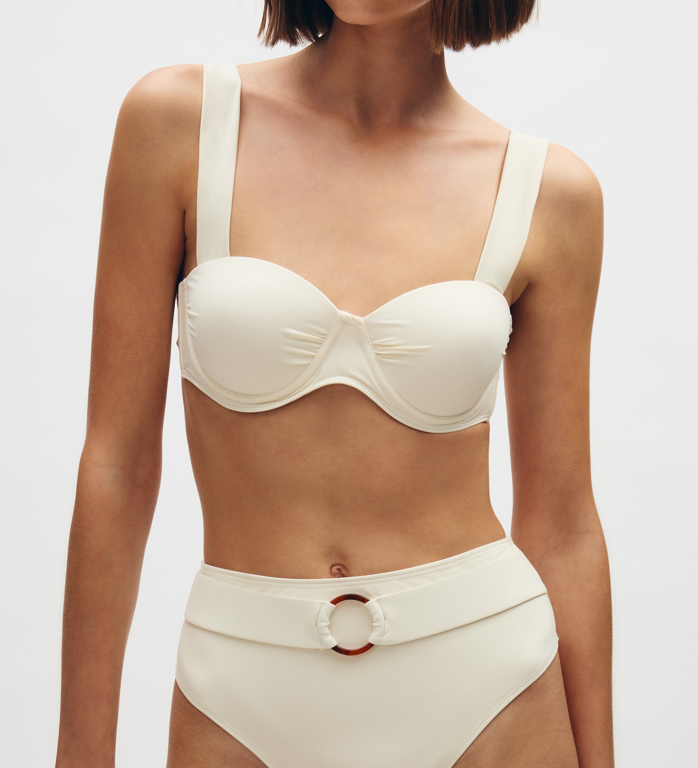 Braga de bikini de tiro alto