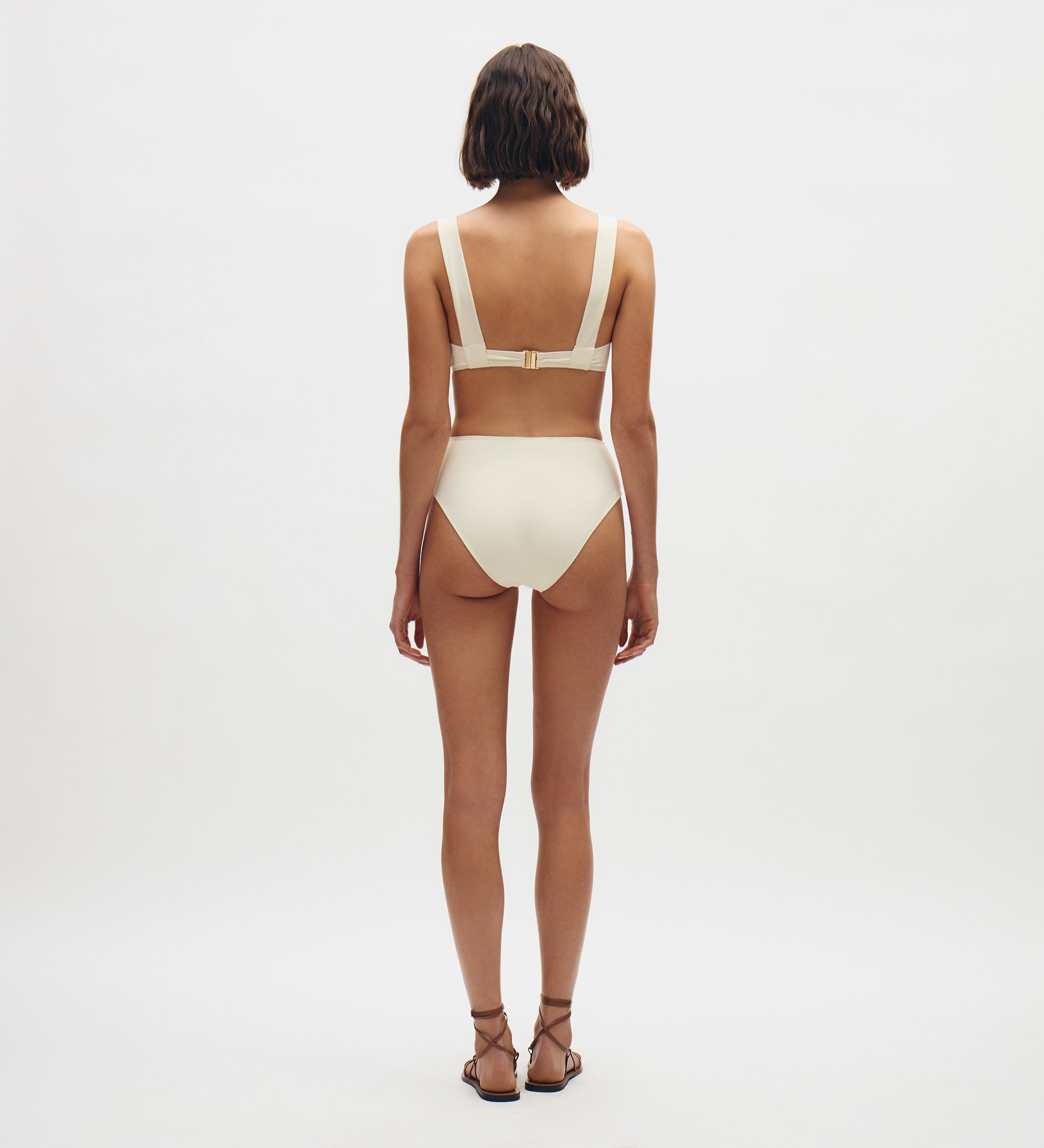 Braga de bikini de tiro alto