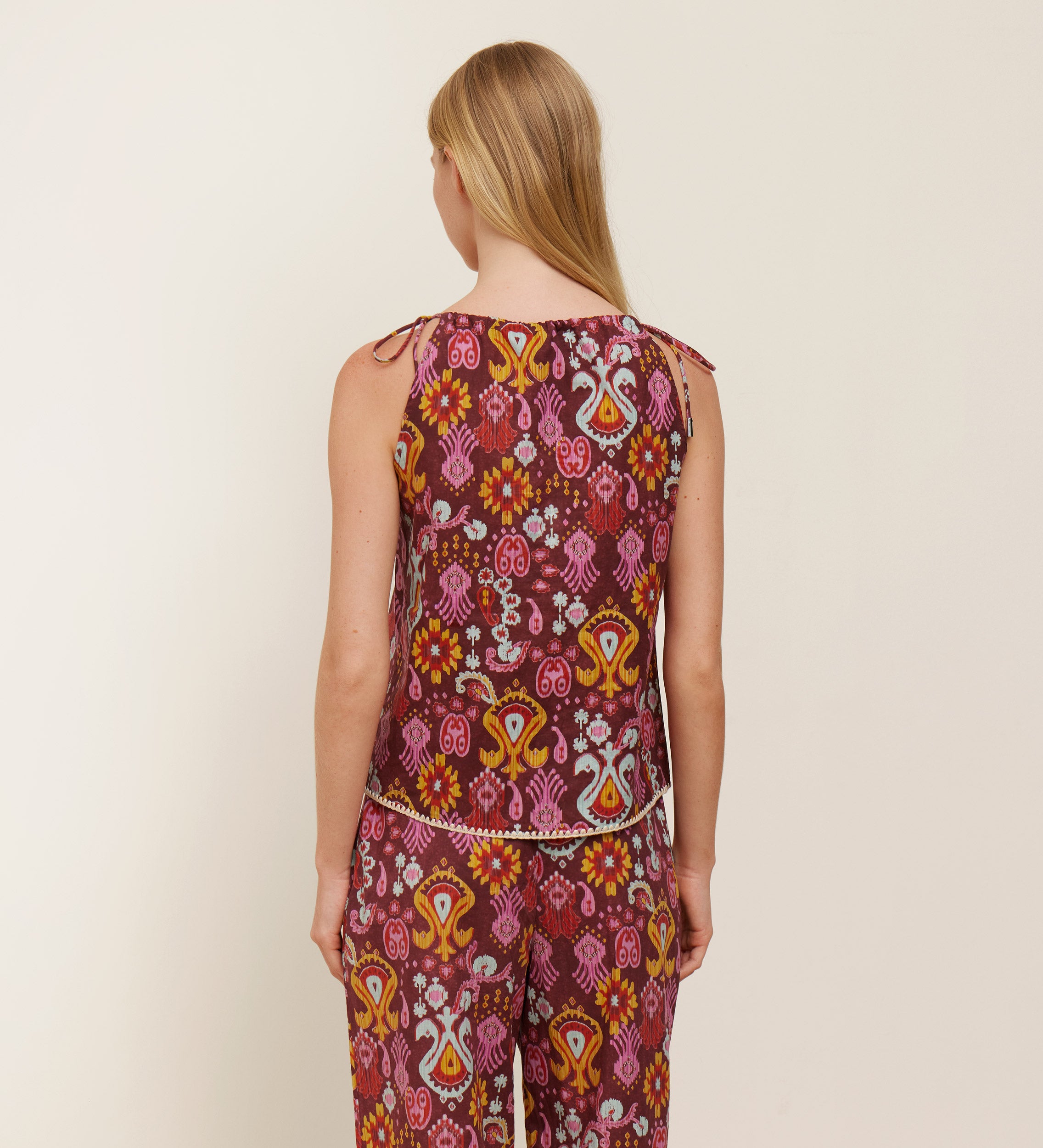 Top tirantes estampado