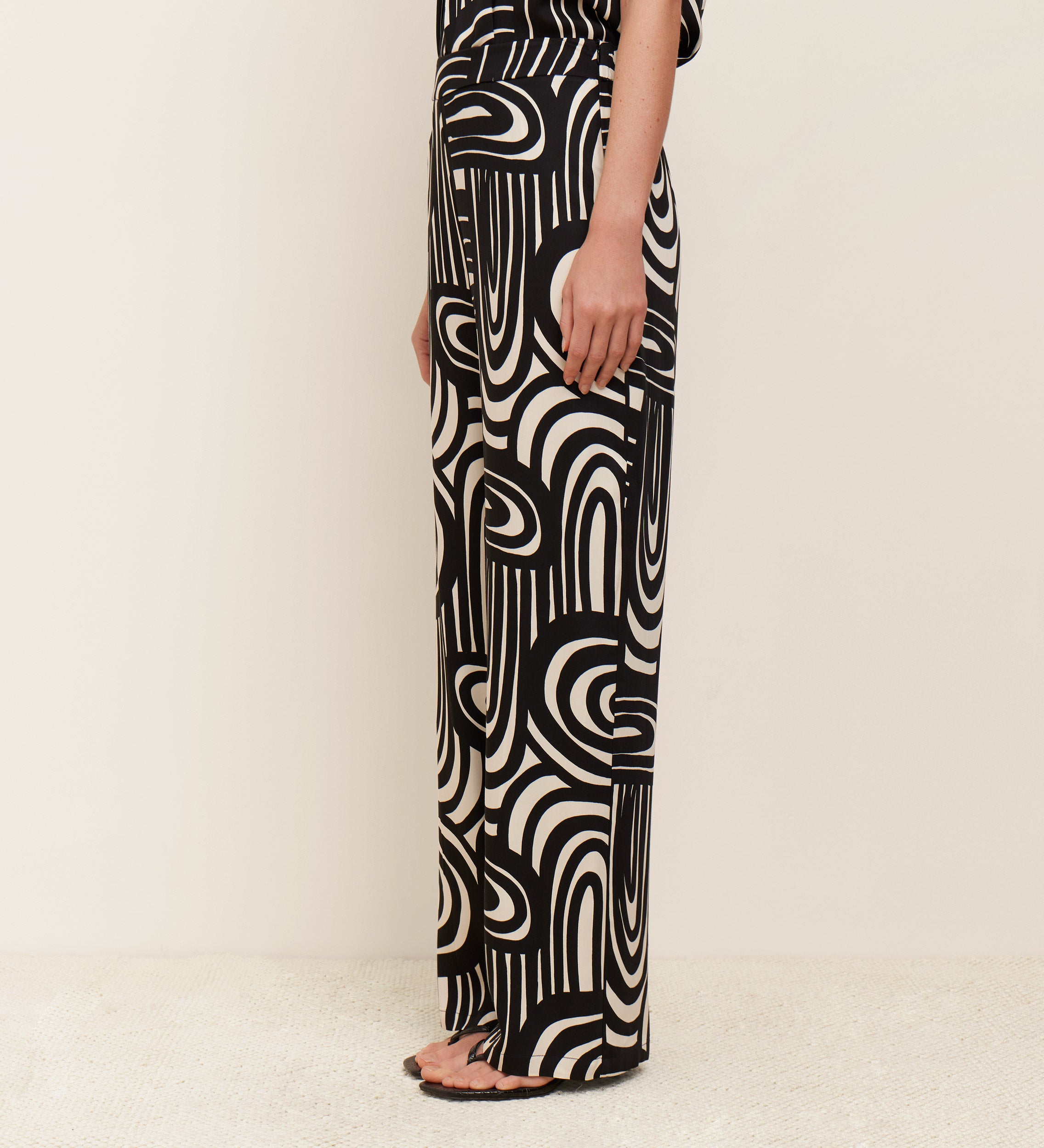 Flowy printed trousers