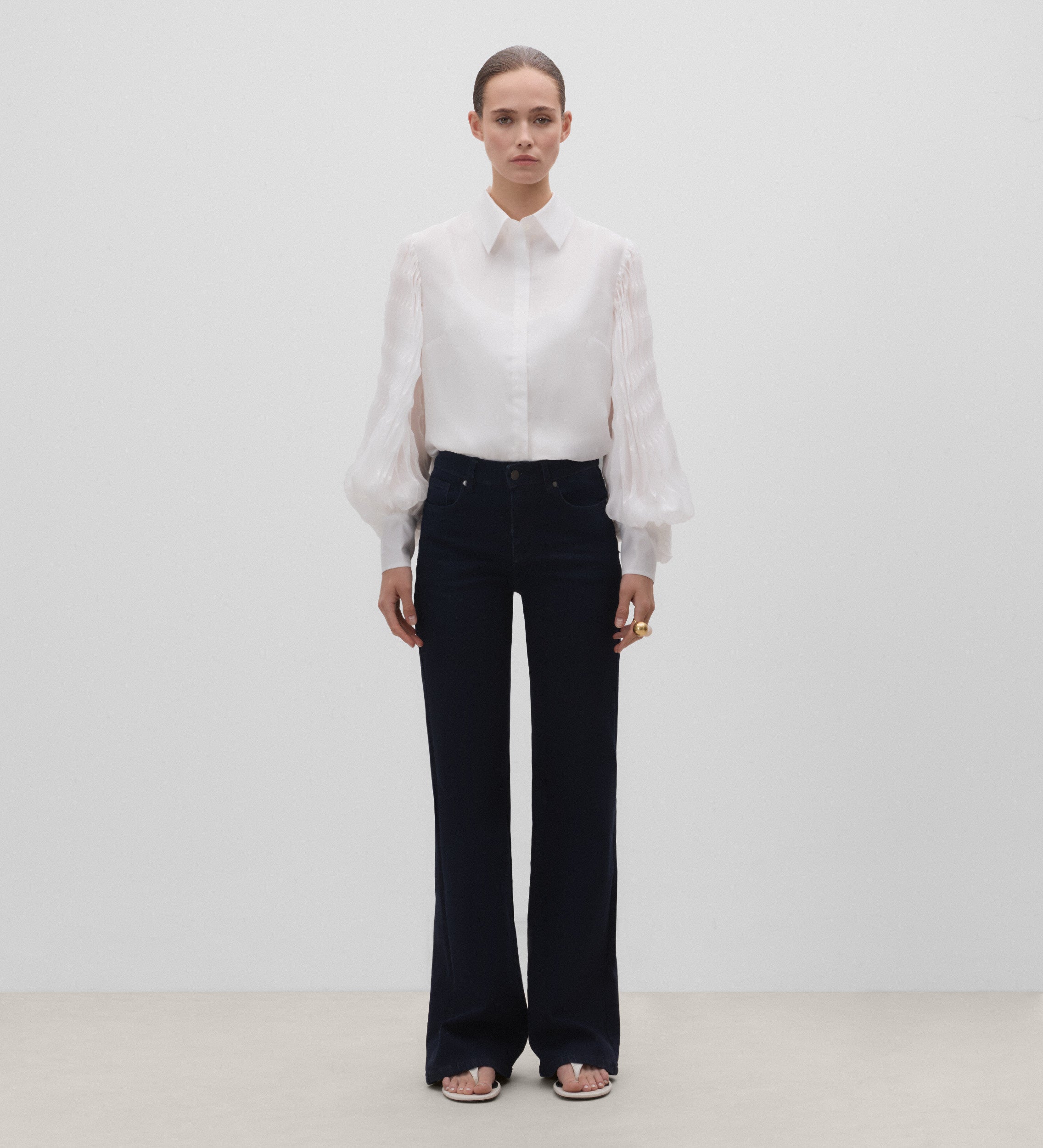 Pantalón vaquero acampanado