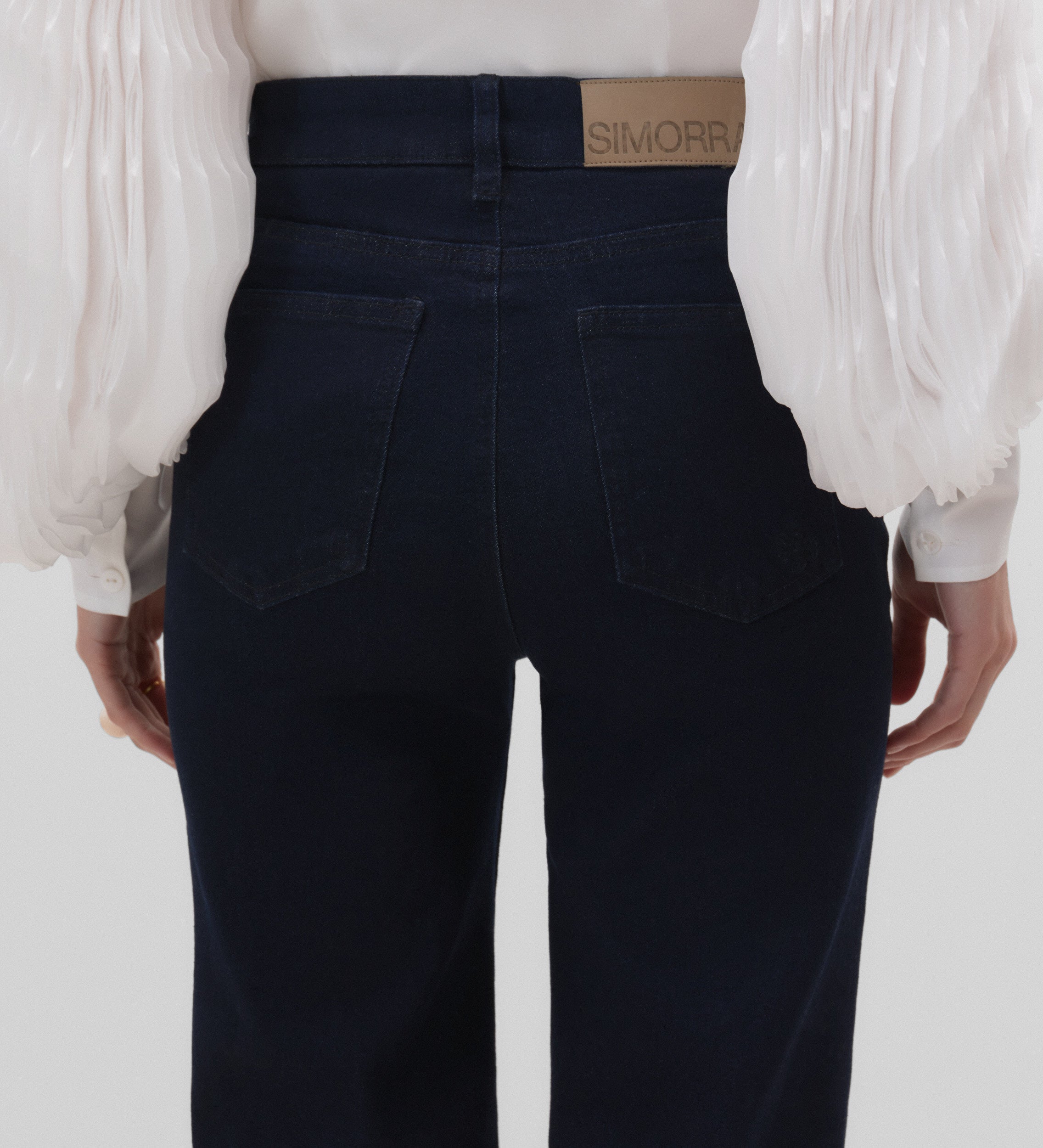 Pantalón vaquero acampanado