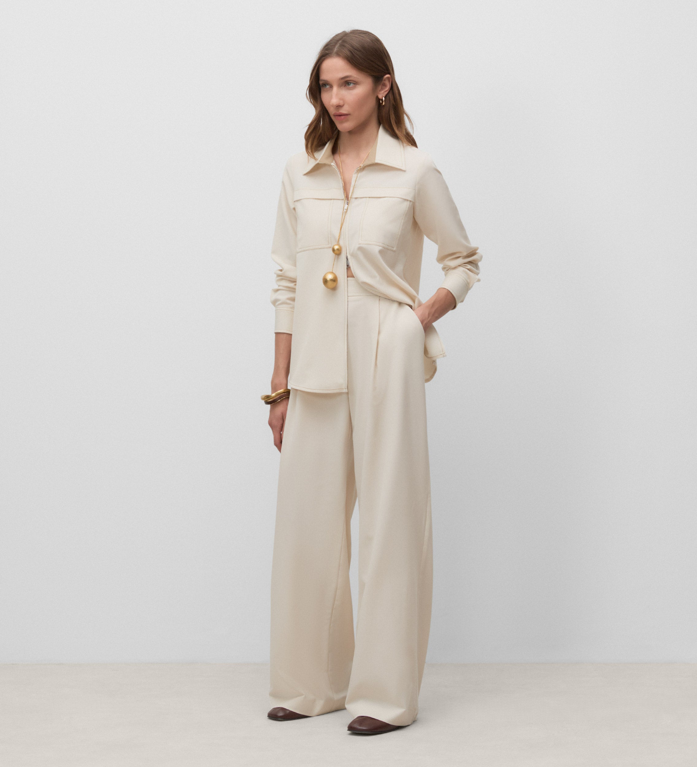 Wide pleated trousers
