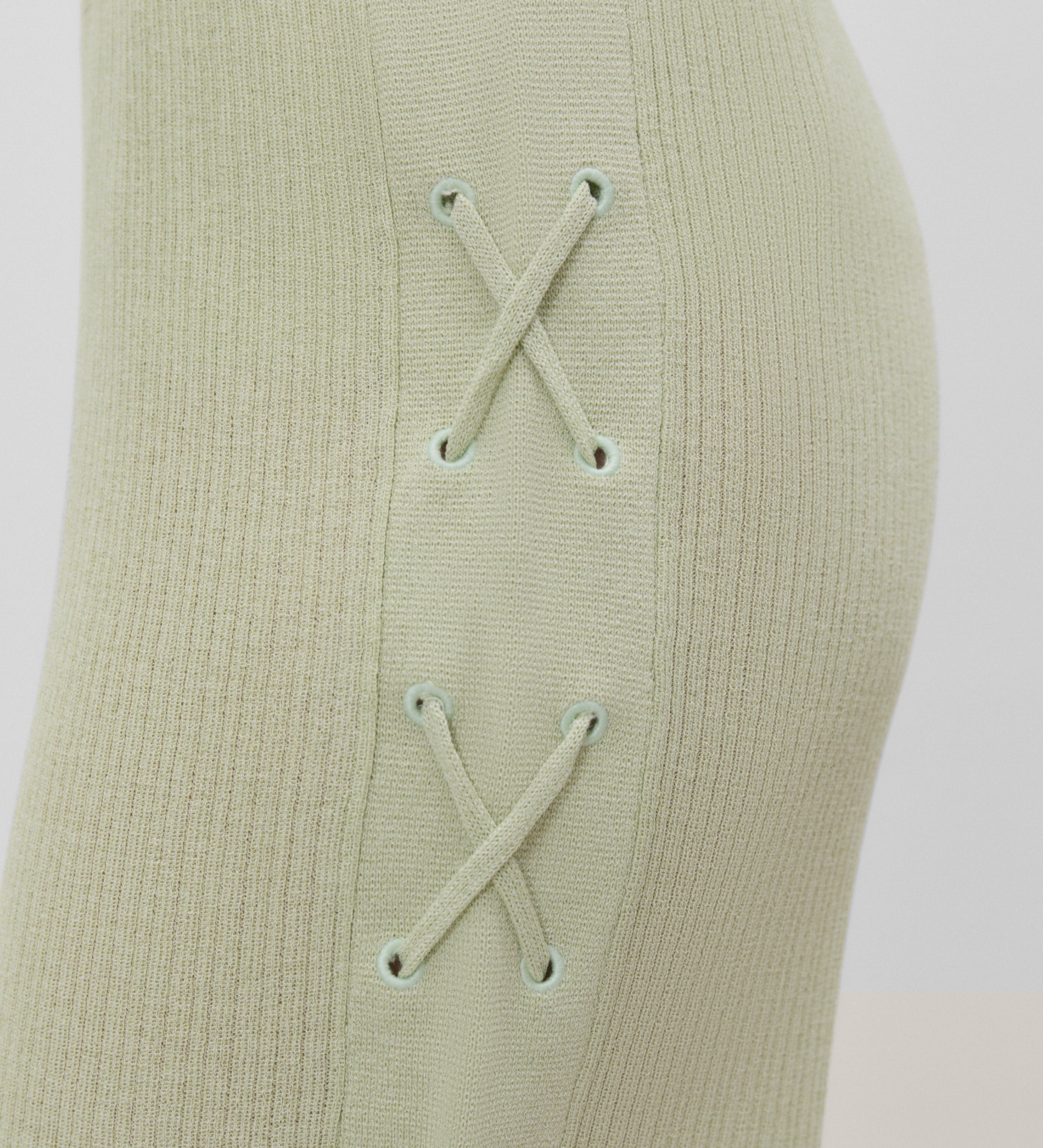 Pantalon en tricot à œillets