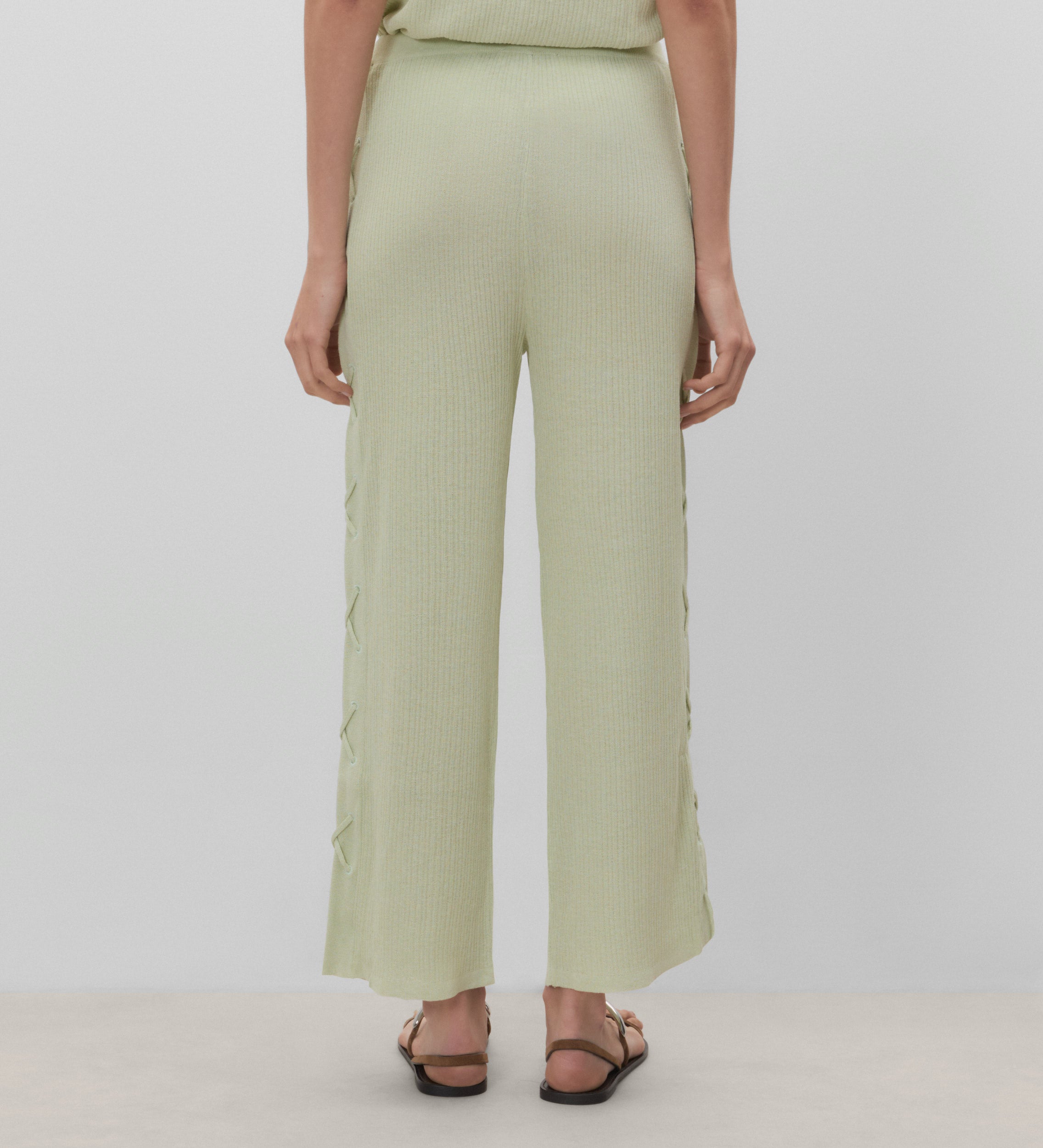 Pantalon en tricot à œillets